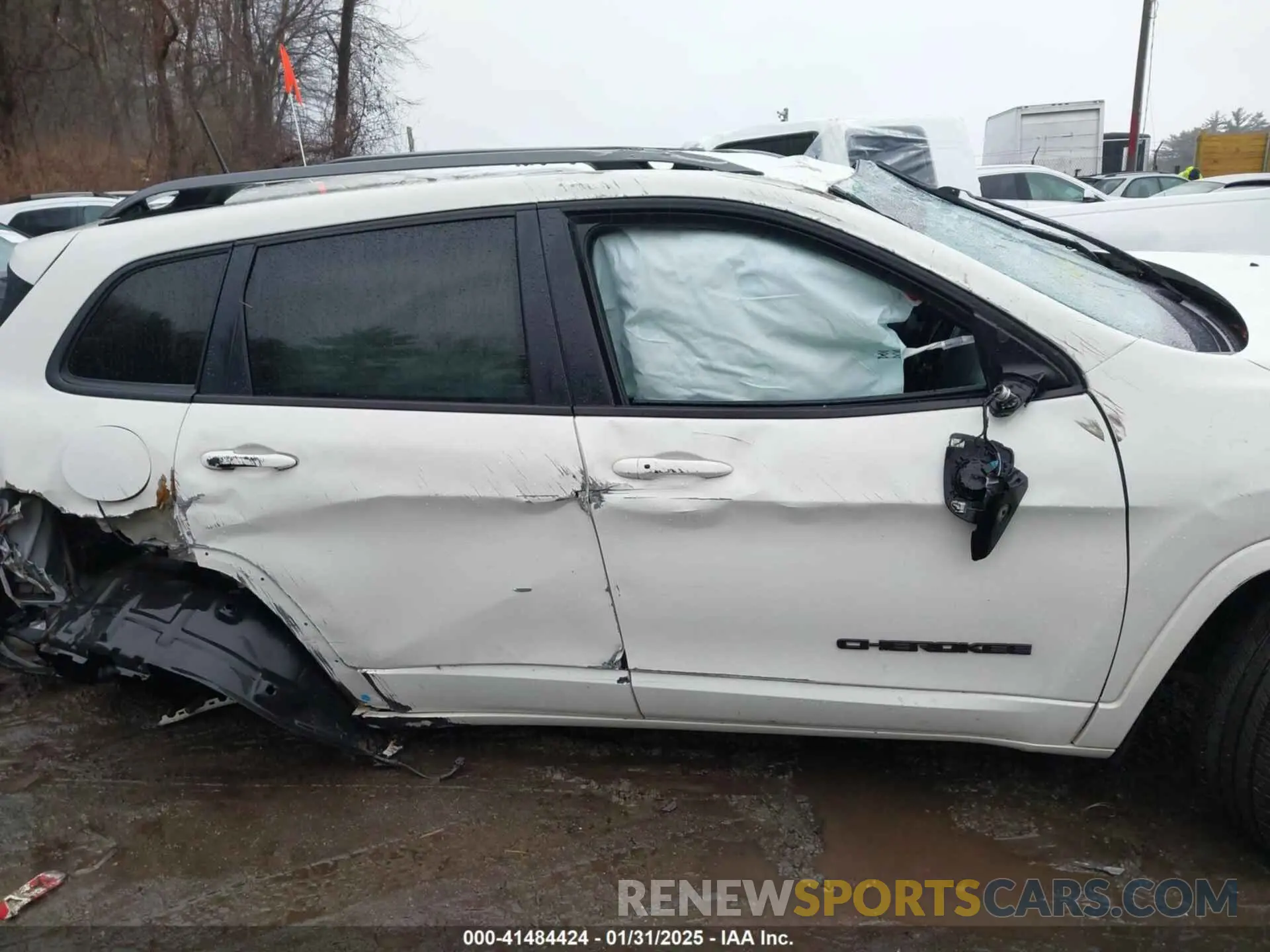 14 Photograph of a damaged car 1C4PJMDN4KD367276 JEEP CHEROKEE 2019