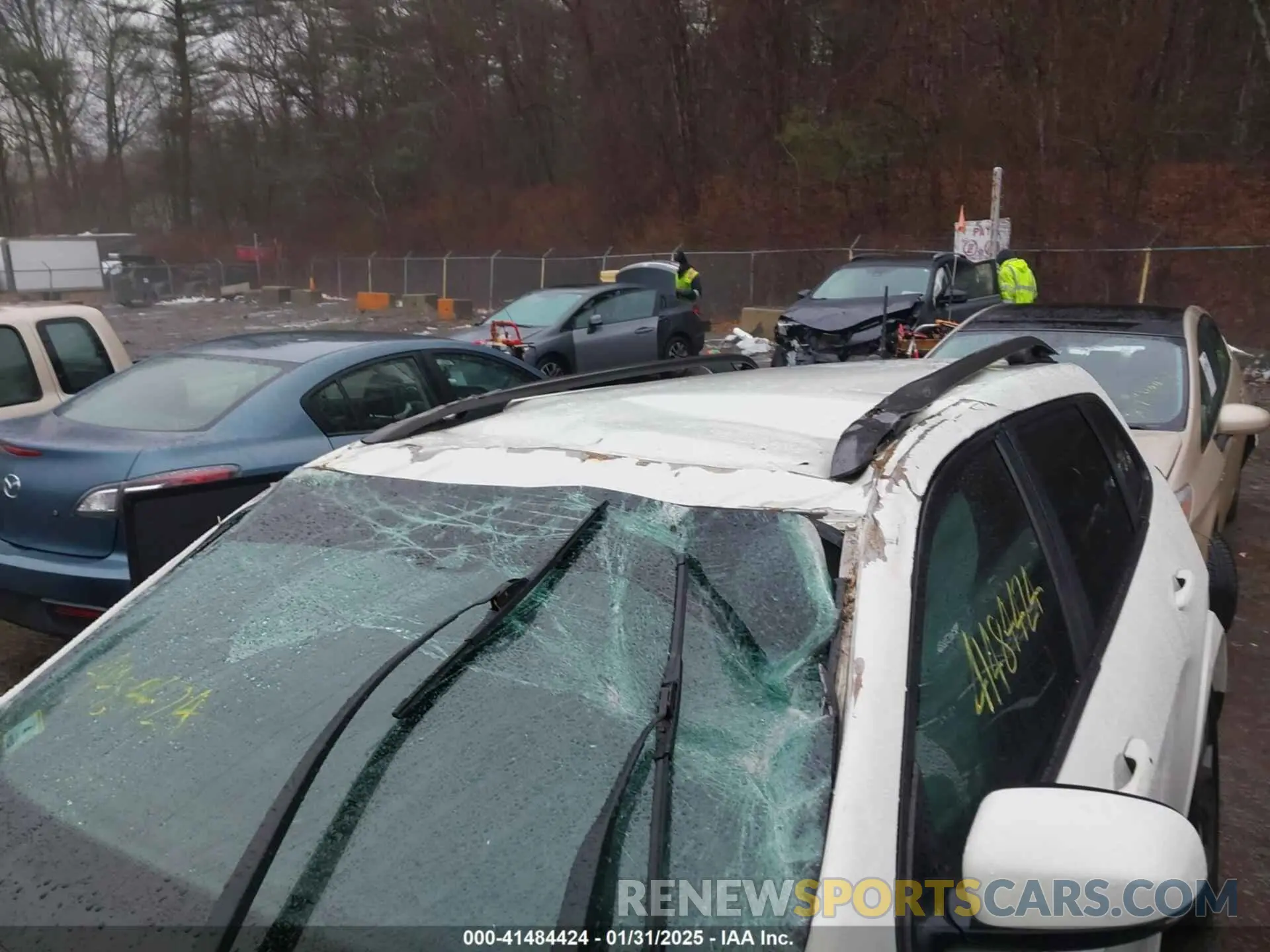 18 Photograph of a damaged car 1C4PJMDN4KD367276 JEEP CHEROKEE 2019