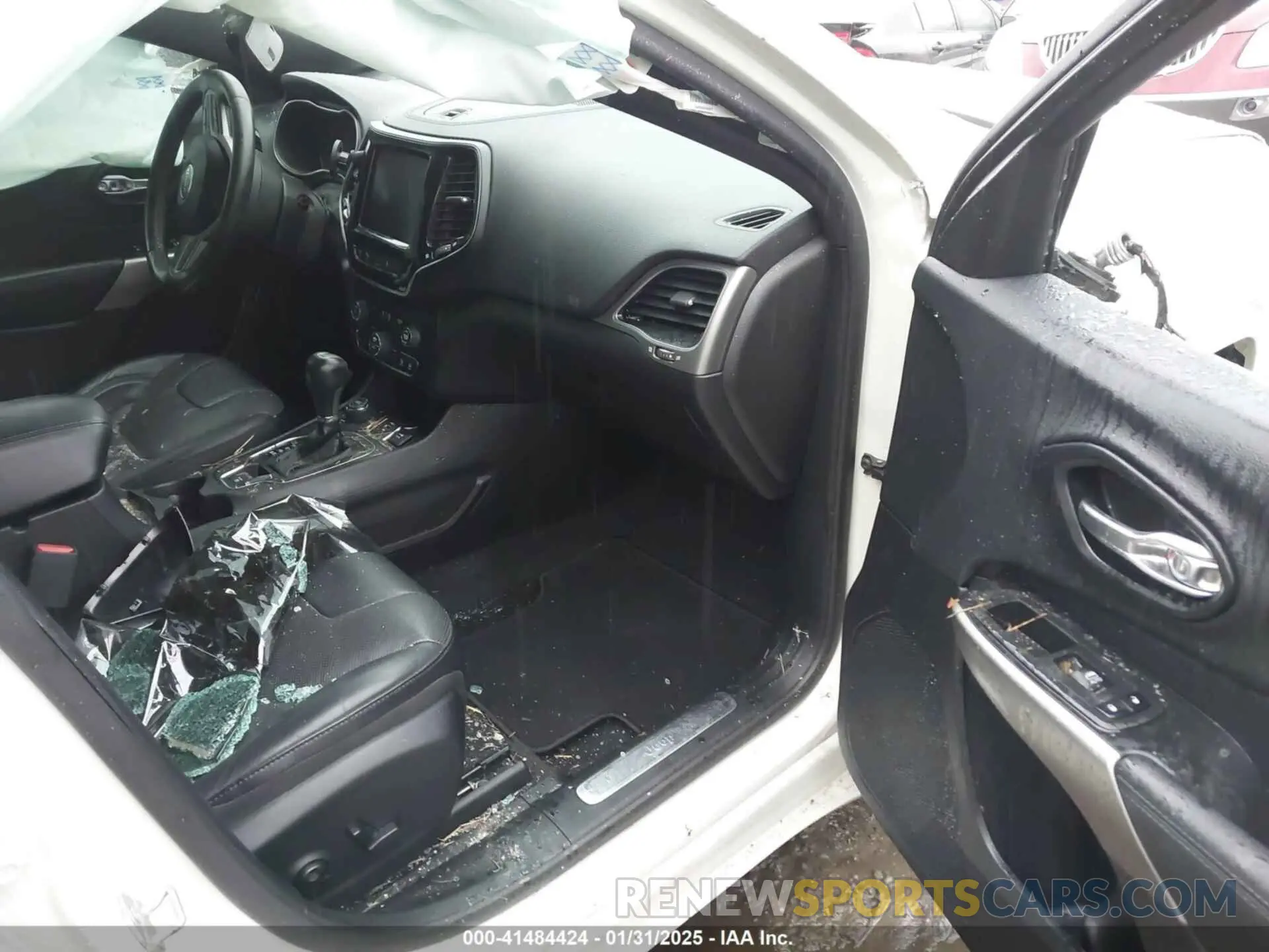 5 Photograph of a damaged car 1C4PJMDN4KD367276 JEEP CHEROKEE 2019