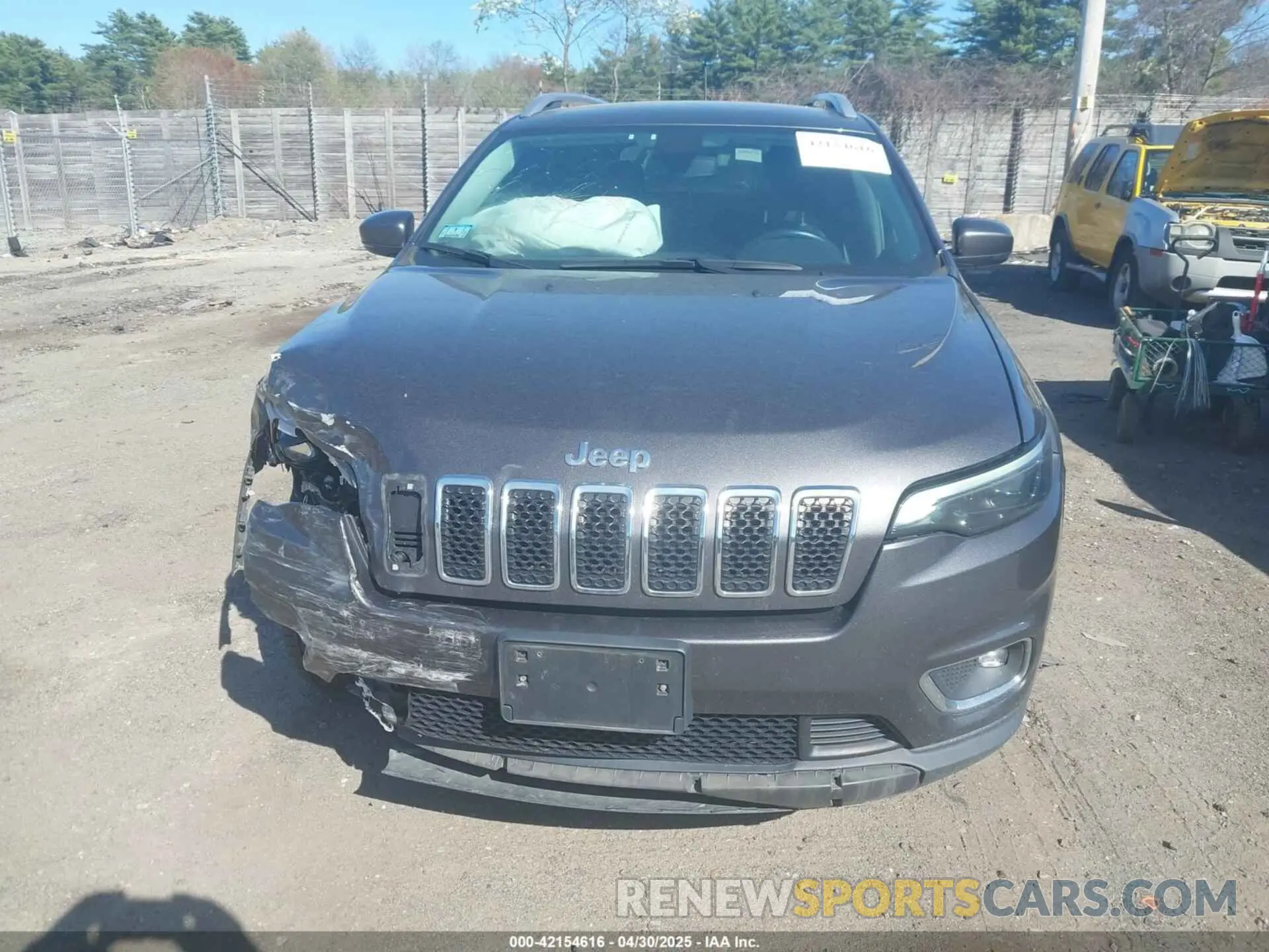 13 Photograph of a damaged car 1C4PJMDN5KD169421 JEEP CHEROKEE 2019
