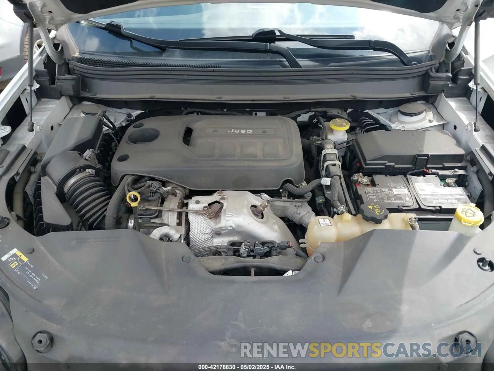 10 Photograph of a damaged car 1C4PJMDN9KD180308 JEEP CHEROKEE 2019