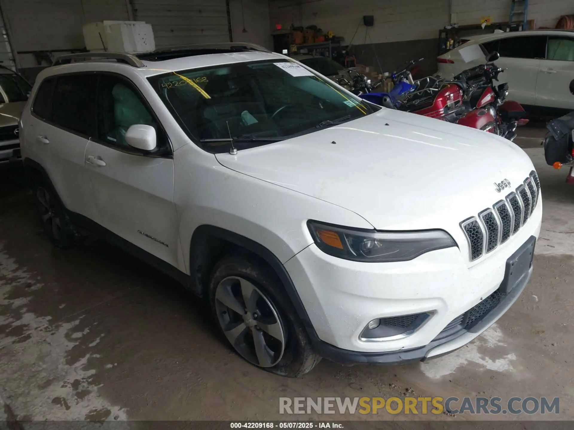 1 Photograph of a damaged car 1C4PJMDX0KD218719 JEEP CHEROKEE 2019