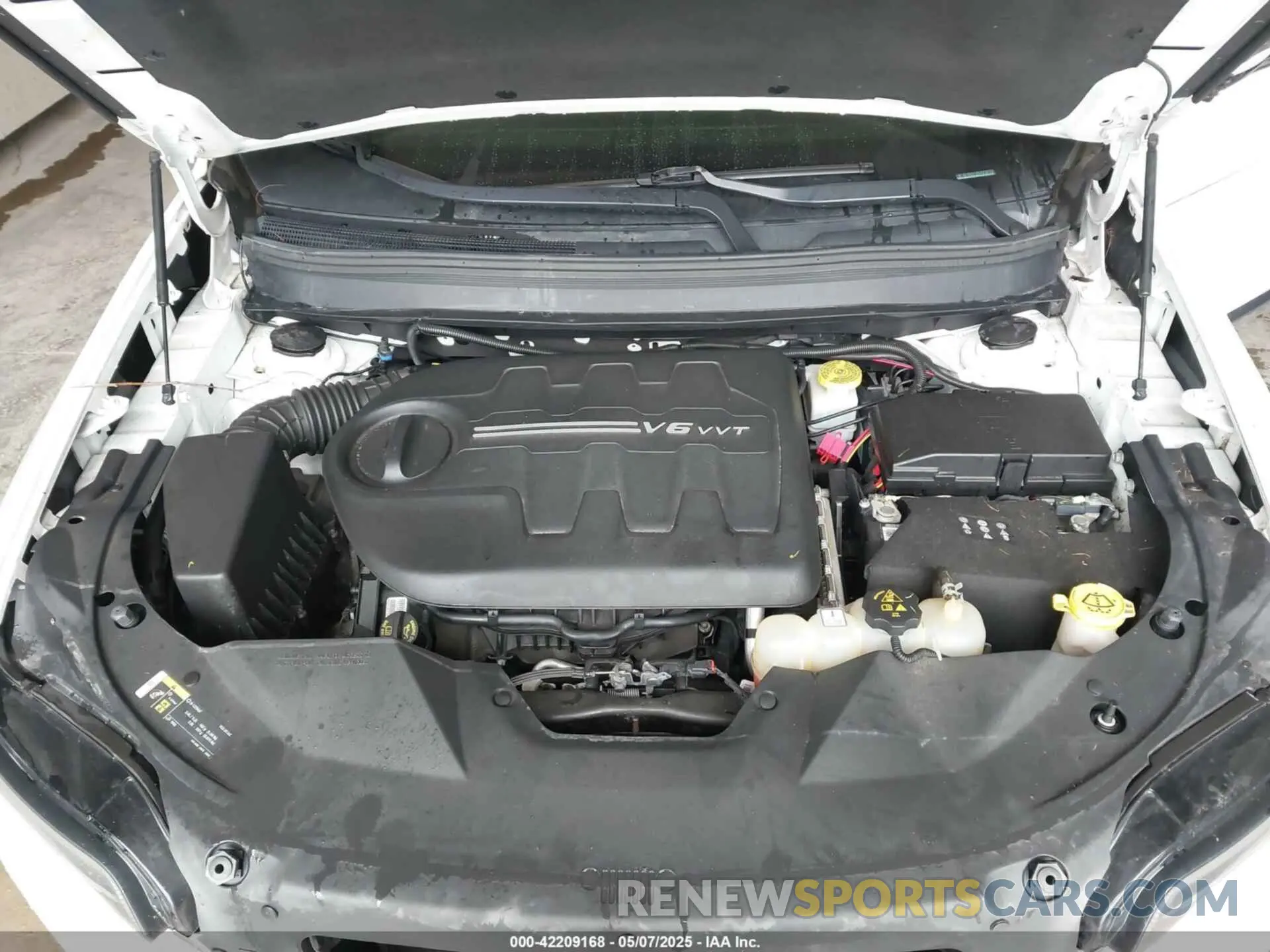 10 Photograph of a damaged car 1C4PJMDX0KD218719 JEEP CHEROKEE 2019