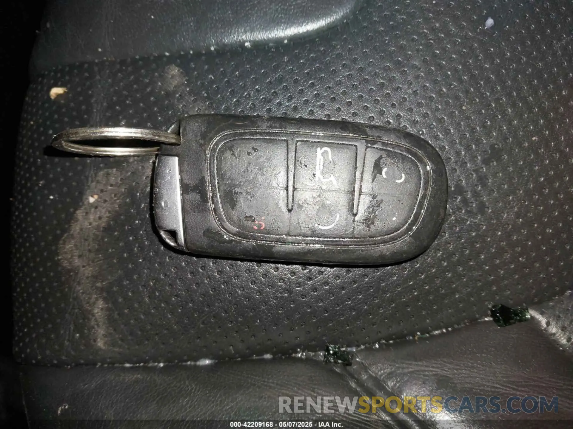 11 Photograph of a damaged car 1C4PJMDX0KD218719 JEEP CHEROKEE 2019