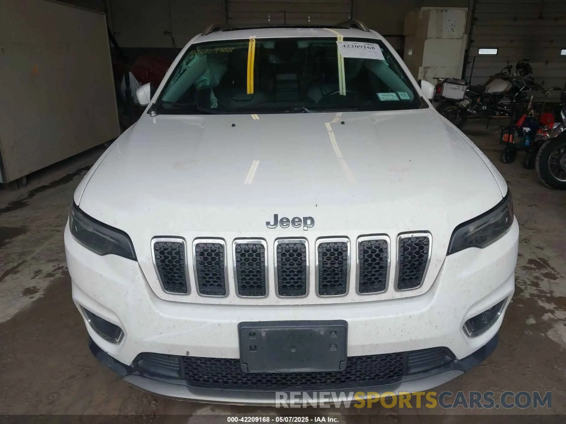 13 Photograph of a damaged car 1C4PJMDX0KD218719 JEEP CHEROKEE 2019