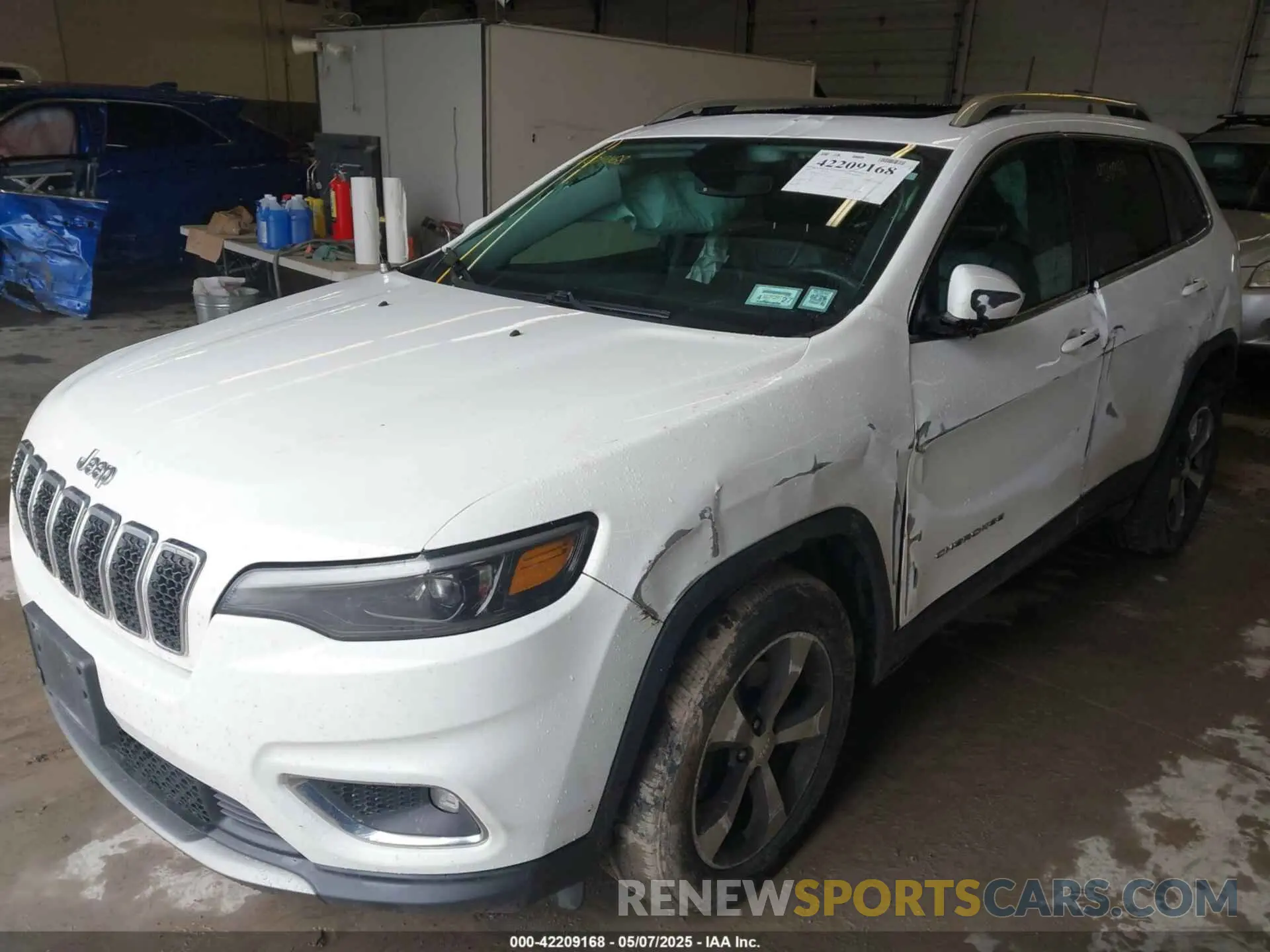 2 Photograph of a damaged car 1C4PJMDX0KD218719 JEEP CHEROKEE 2019