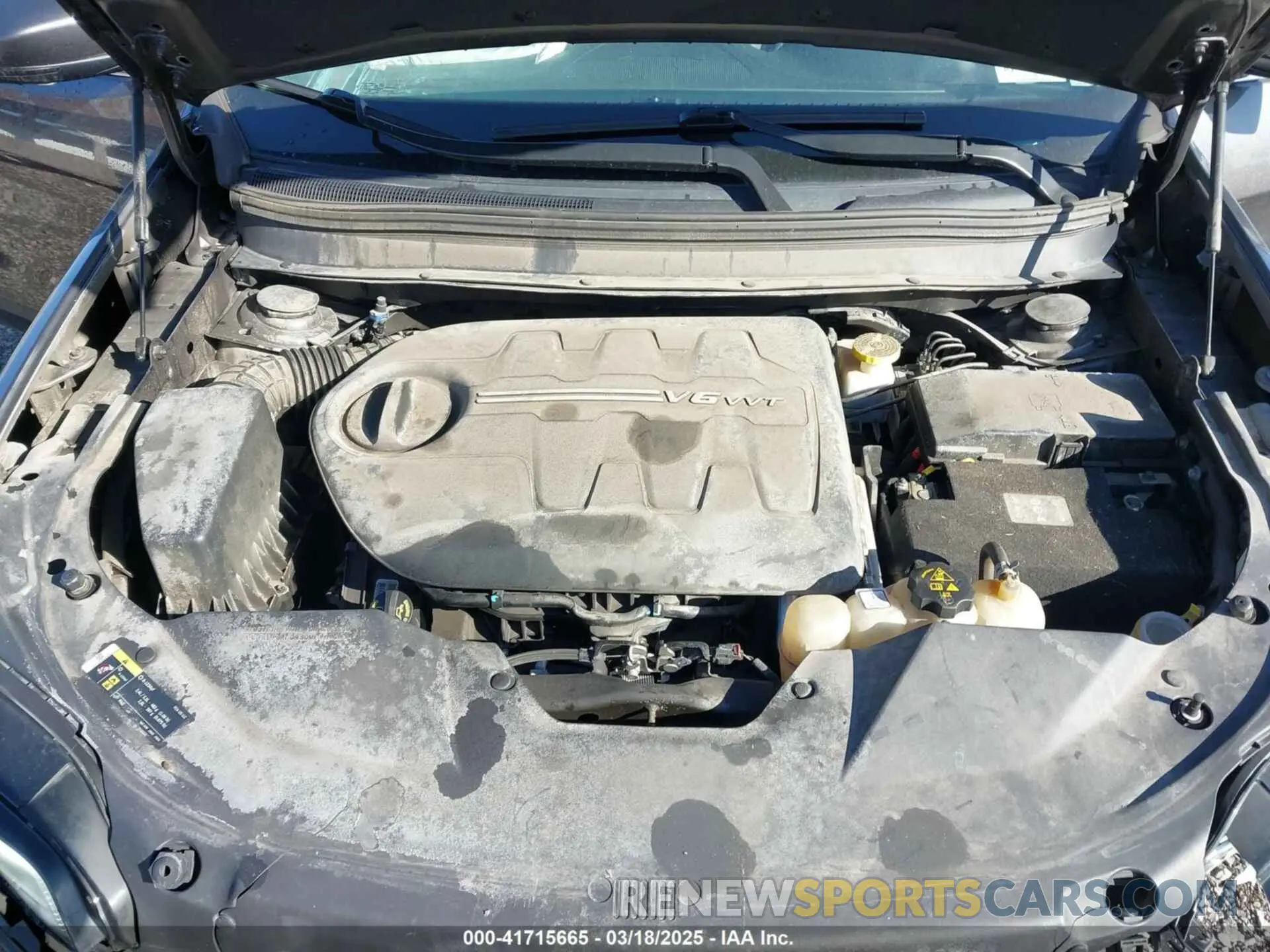 10 Photograph of a damaged car 1C4PJMDX0KD258170 JEEP CHEROKEE 2019
