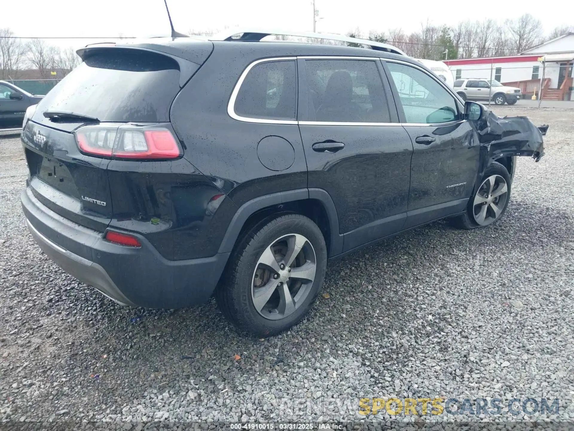 4 Photograph of a damaged car 1C4PJMDX0KD259805 JEEP CHEROKEE 2019