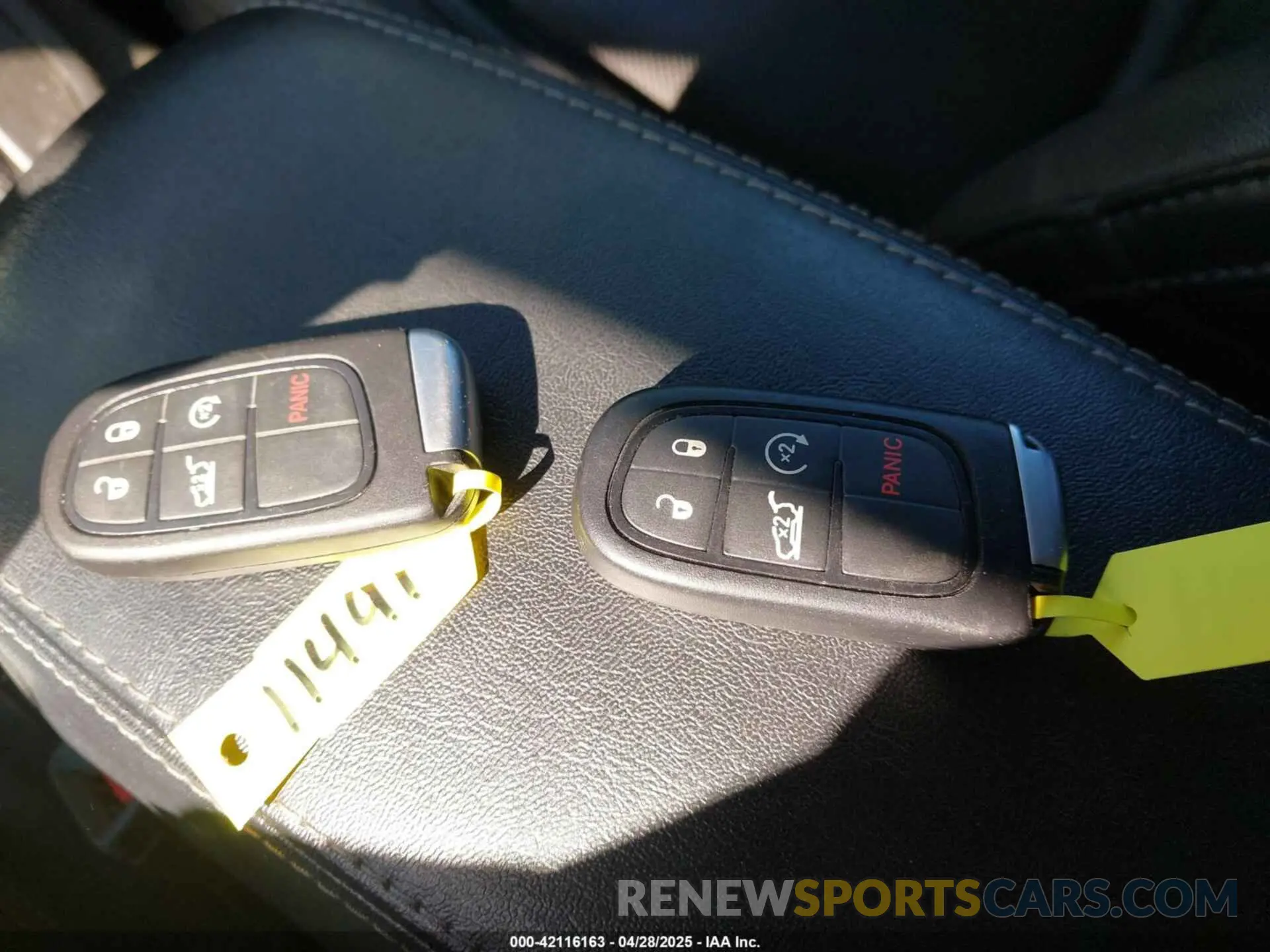 11 Photograph of a damaged car 1C4PJMDX0KD319579 JEEP CHEROKEE 2019