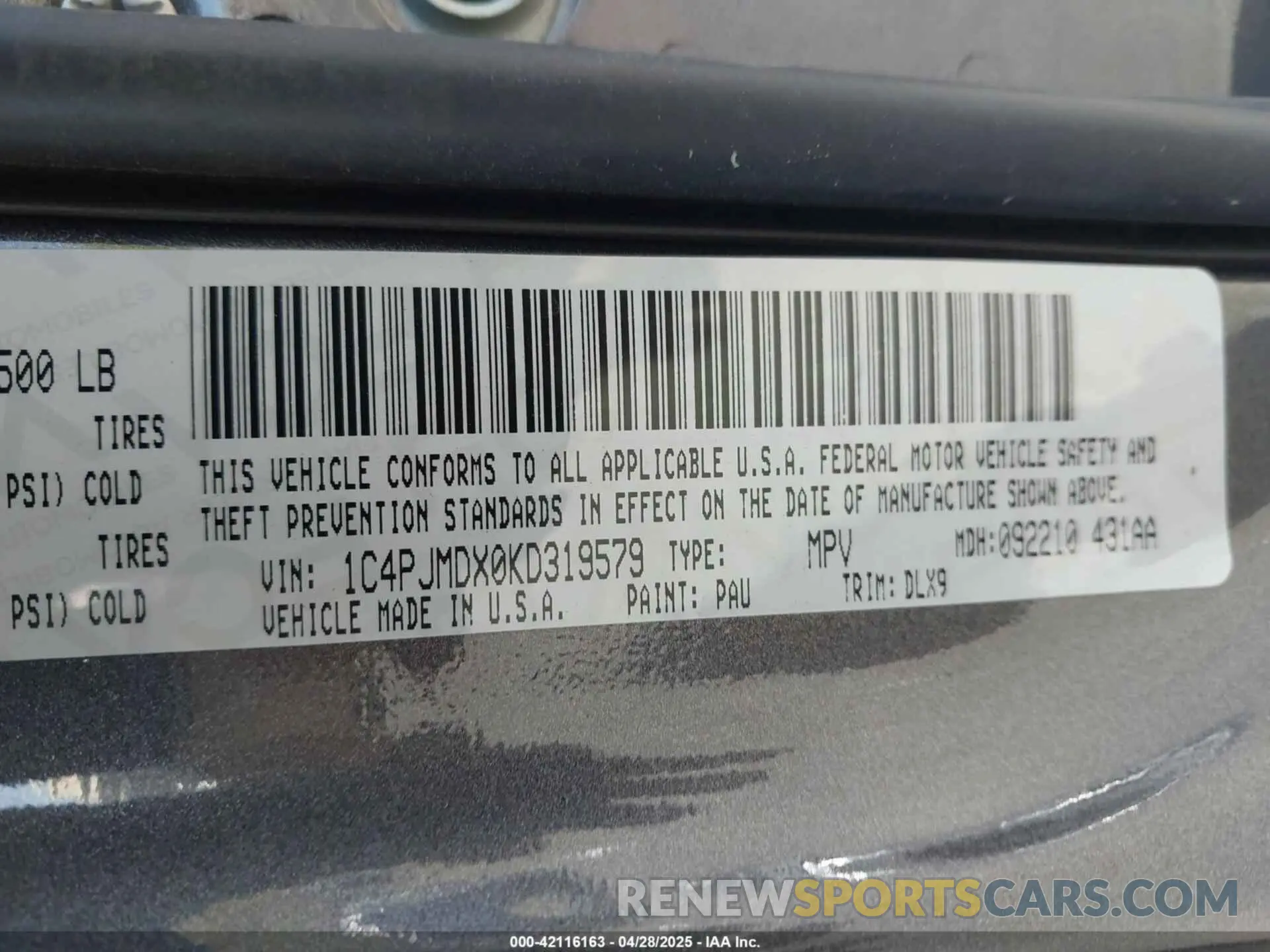 9 Photograph of a damaged car 1C4PJMDX0KD319579 JEEP CHEROKEE 2019