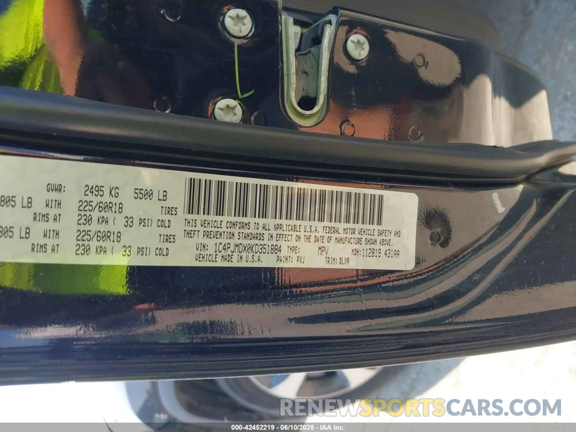 9 Photograph of a damaged car 1C4PJMDX0KD351884 JEEP CHEROKEE 2019