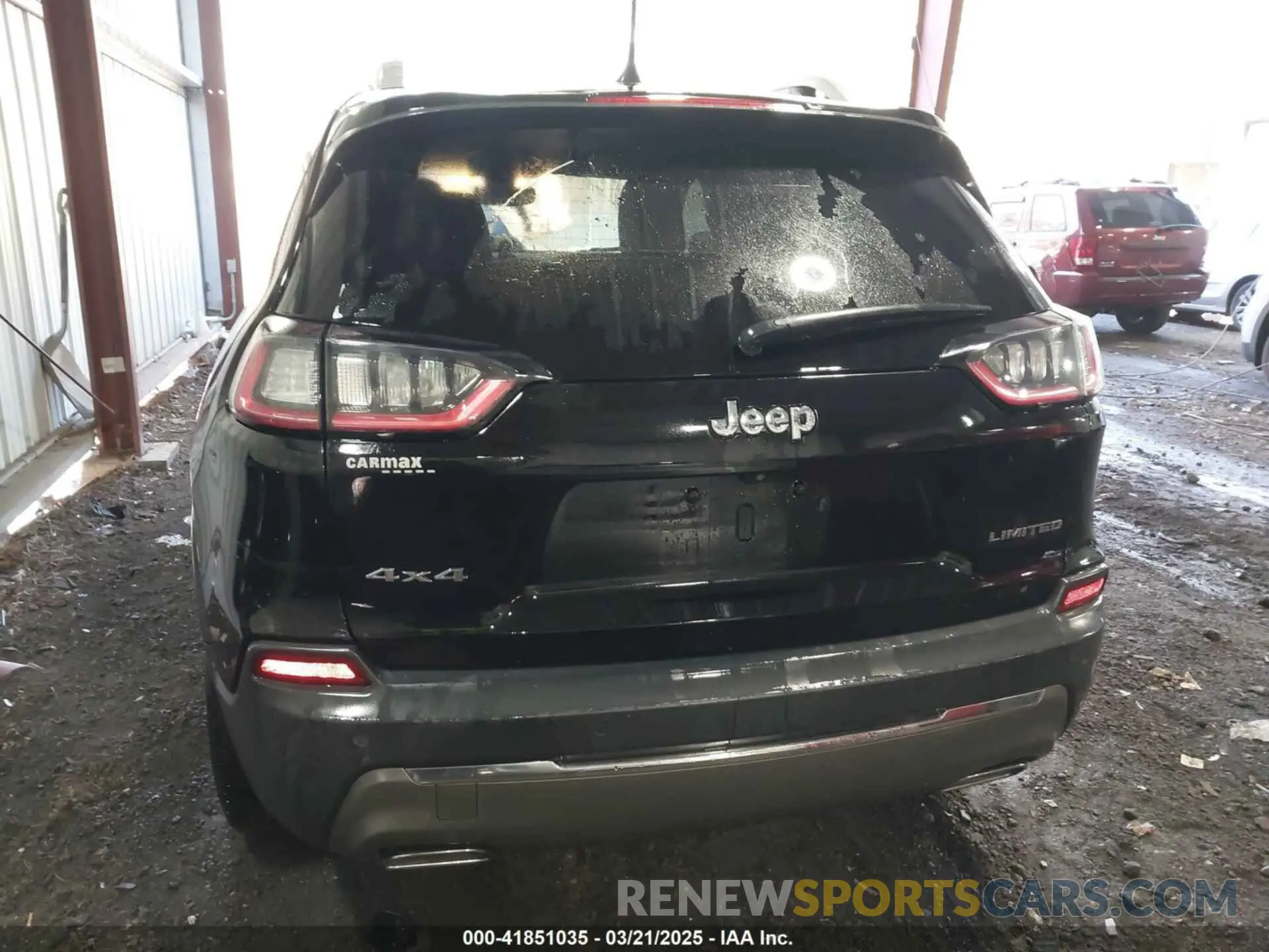 17 Photograph of a damaged car 1C4PJMDX0KD426602 JEEP CHEROKEE 2019