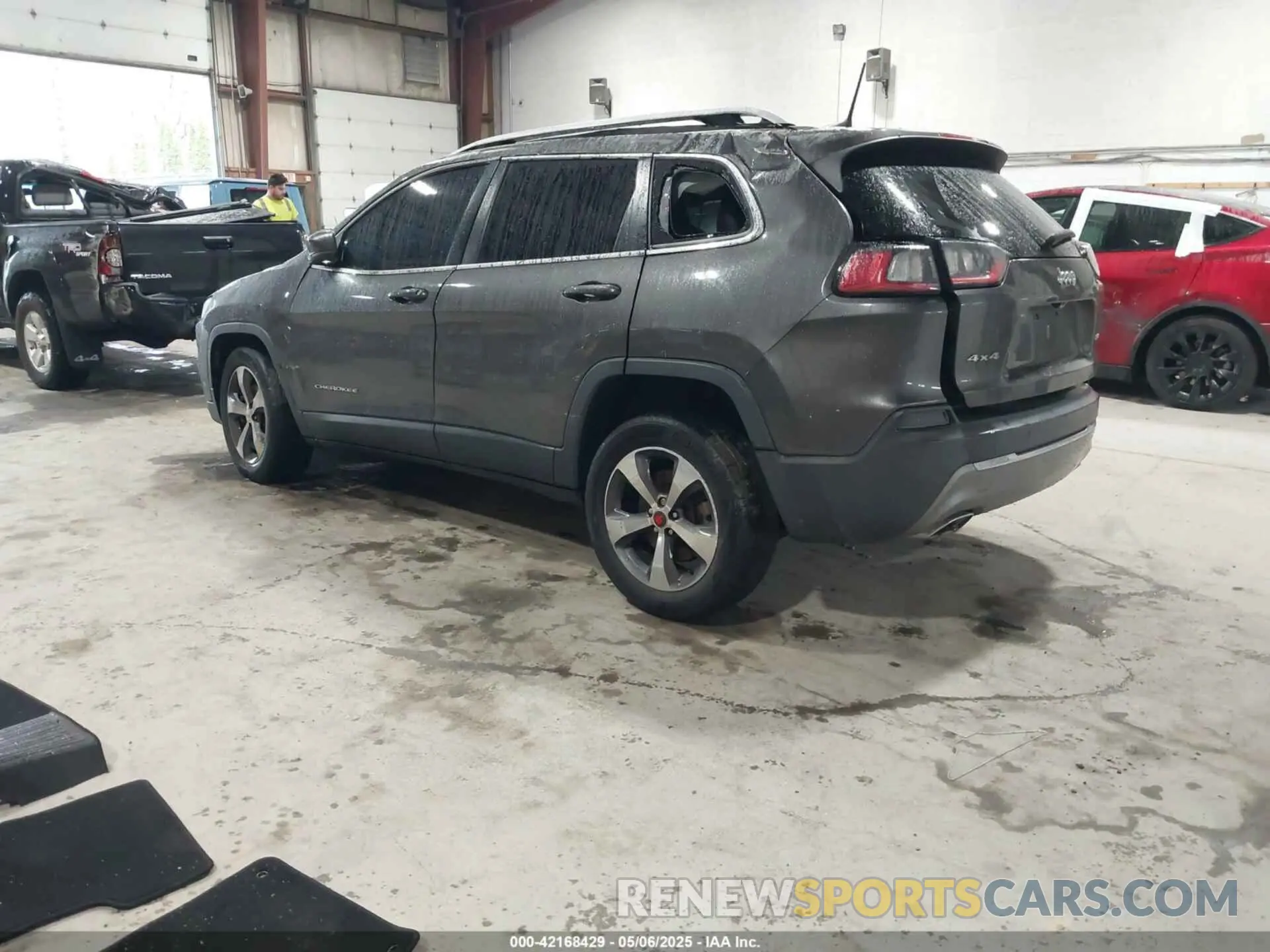 3 Photograph of a damaged car 1C4PJMDX0KD447210 JEEP CHEROKEE 2019