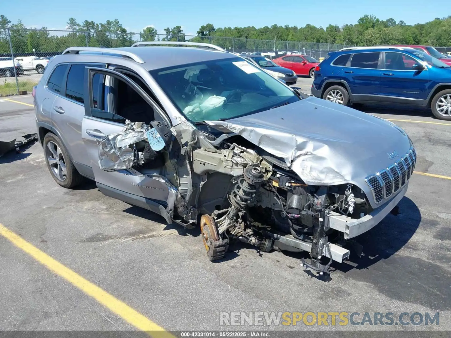1 Photograph of a damaged car 1C4PJMDX1KD166355 JEEP CHEROKEE 2019