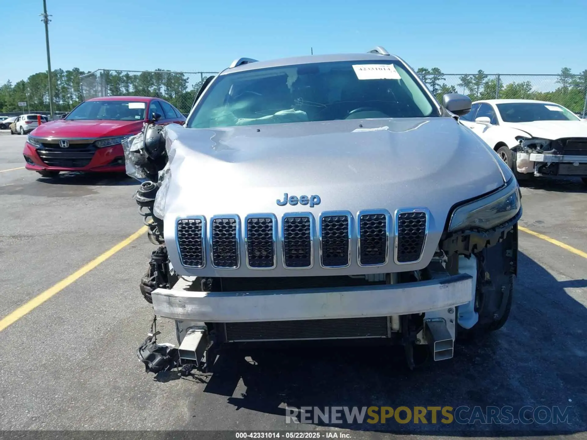 6 Photograph of a damaged car 1C4PJMDX1KD166355 JEEP CHEROKEE 2019