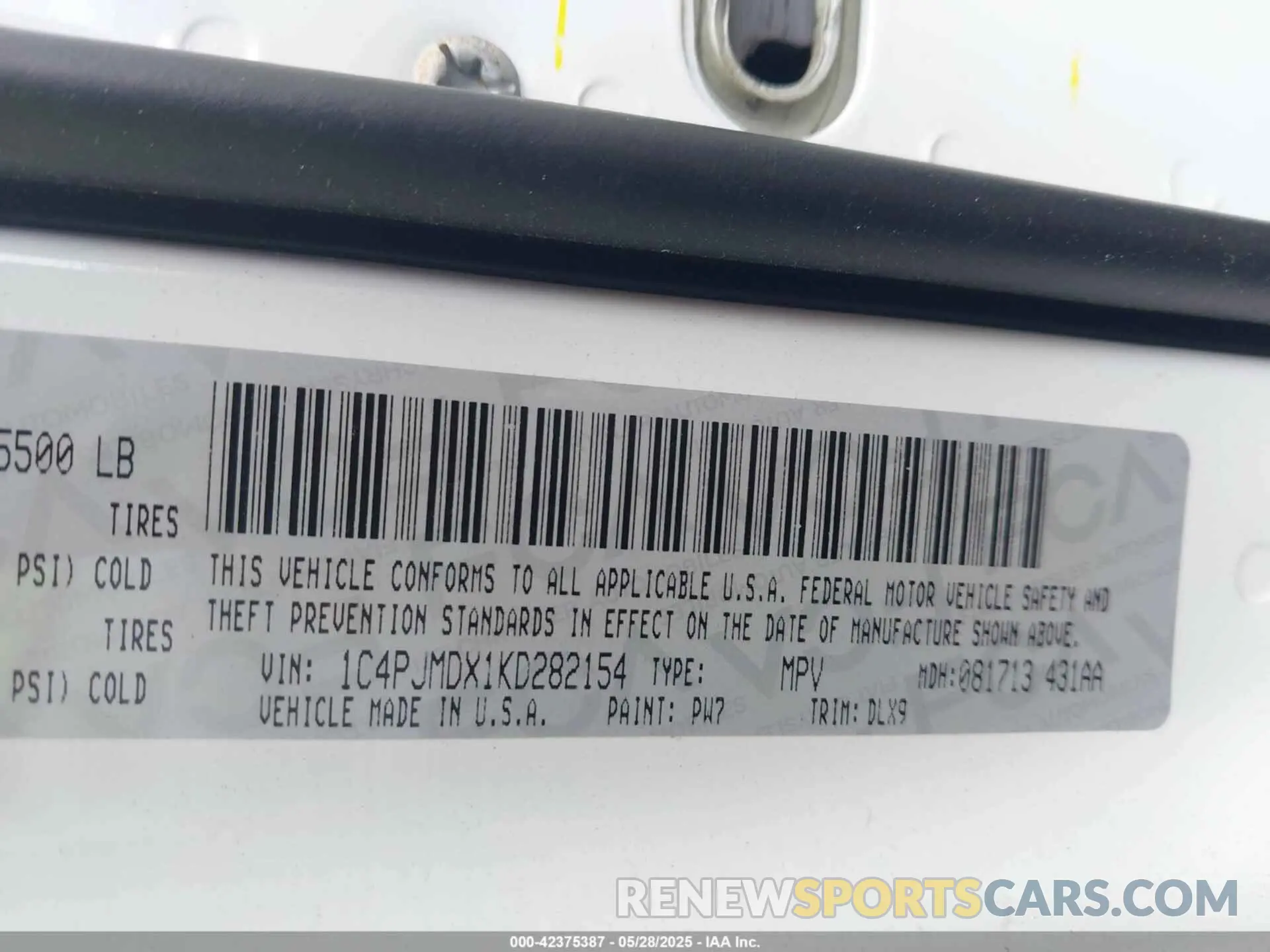 9 Photograph of a damaged car 1C4PJMDX1KD282154 JEEP CHEROKEE 2019