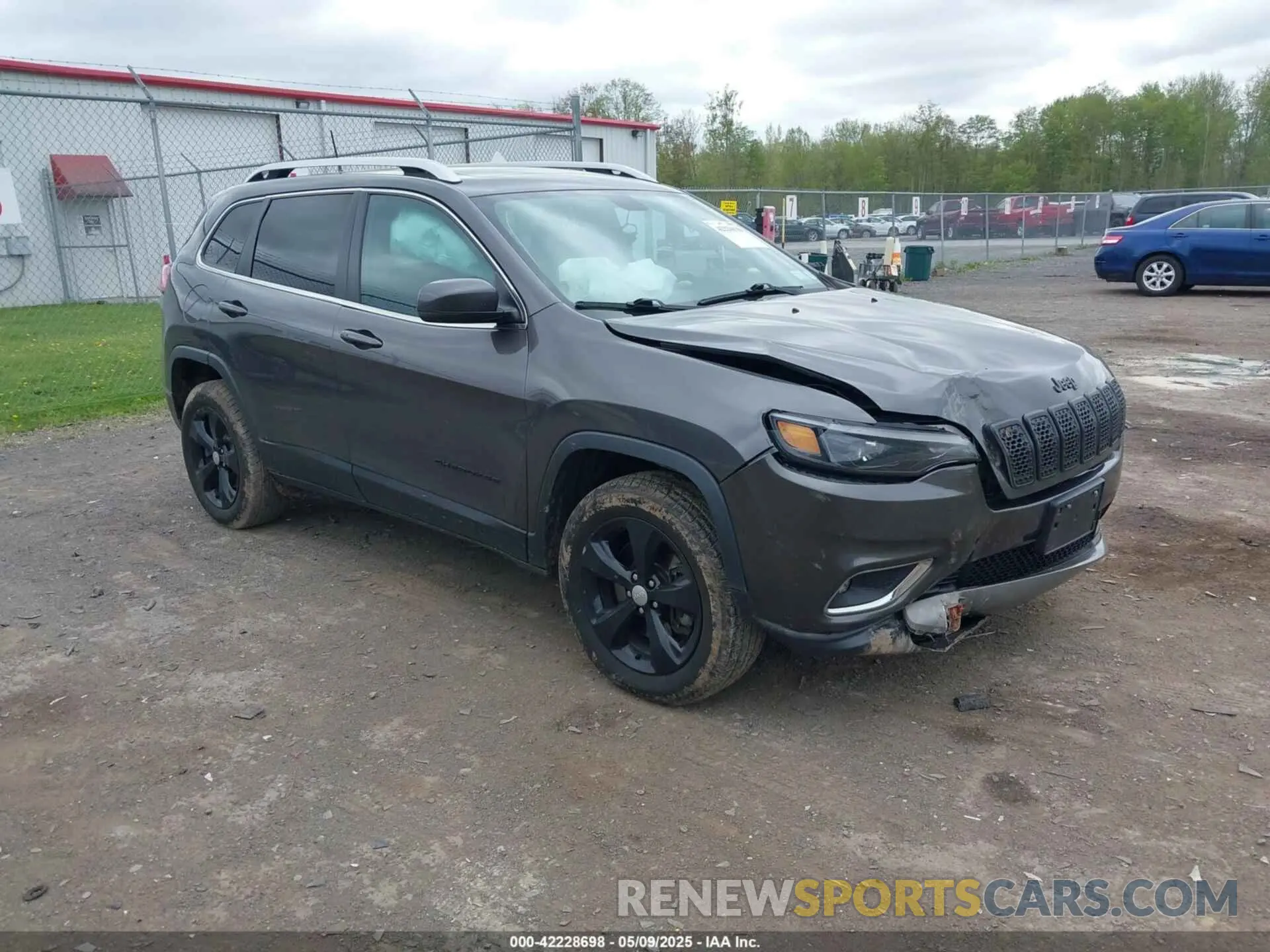 1 Photograph of a damaged car 1C4PJMDX1KD282994 JEEP CHEROKEE 2019