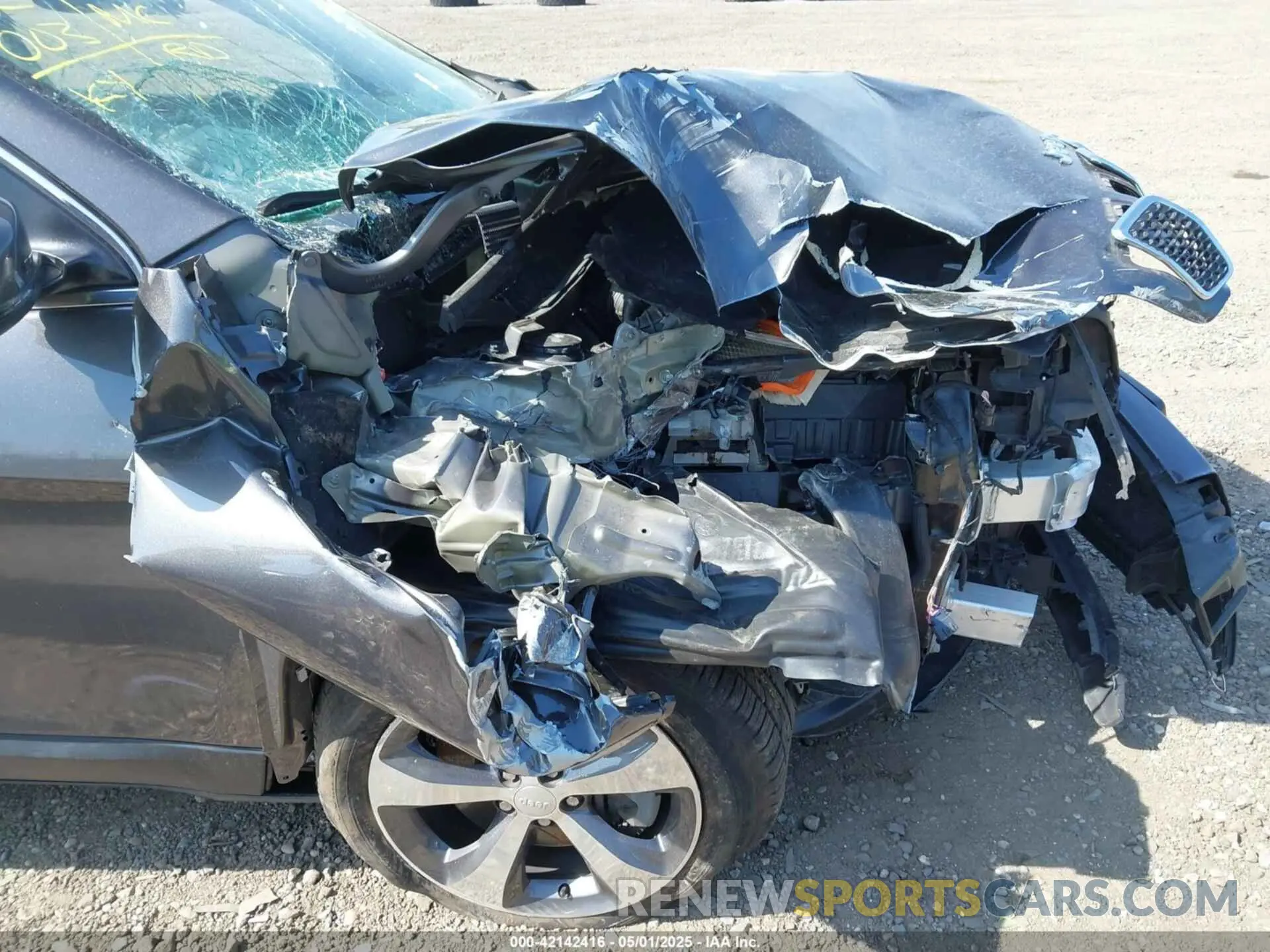 6 Photograph of a damaged car 1C4PJMDX1KD356852 JEEP CHEROKEE 2019