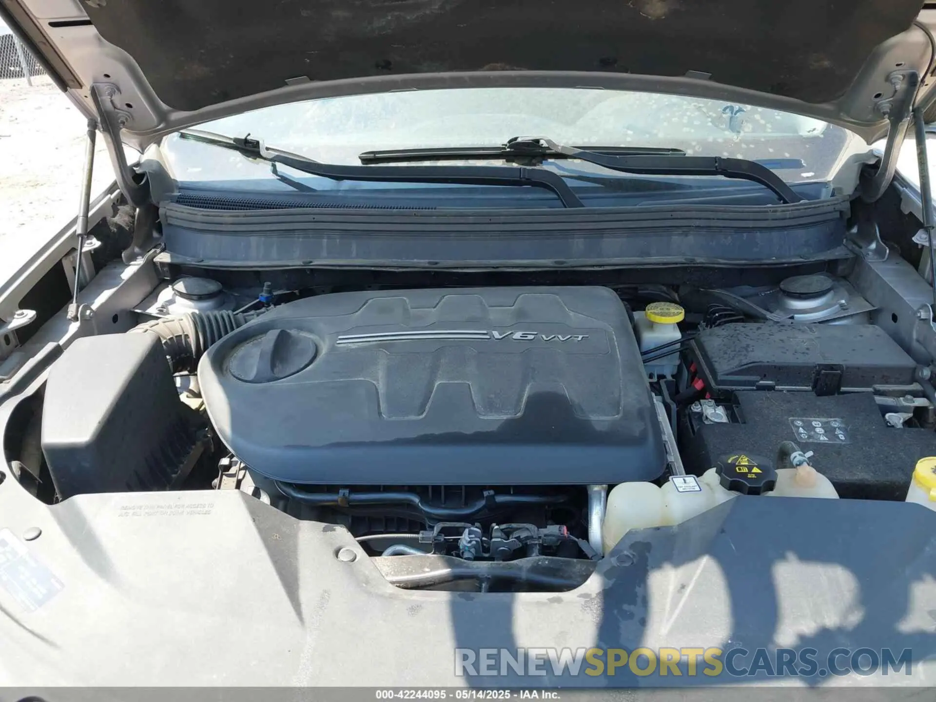 10 Photograph of a damaged car 1C4PJMDX1KD412448 JEEP CHEROKEE 2019