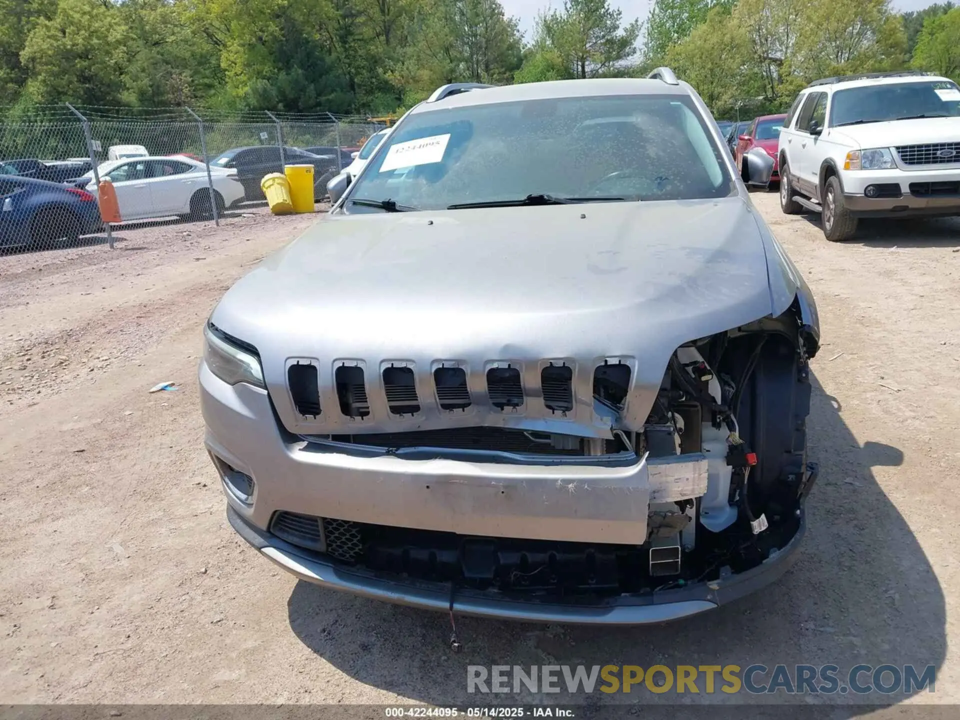 12 Photograph of a damaged car 1C4PJMDX1KD412448 JEEP CHEROKEE 2019