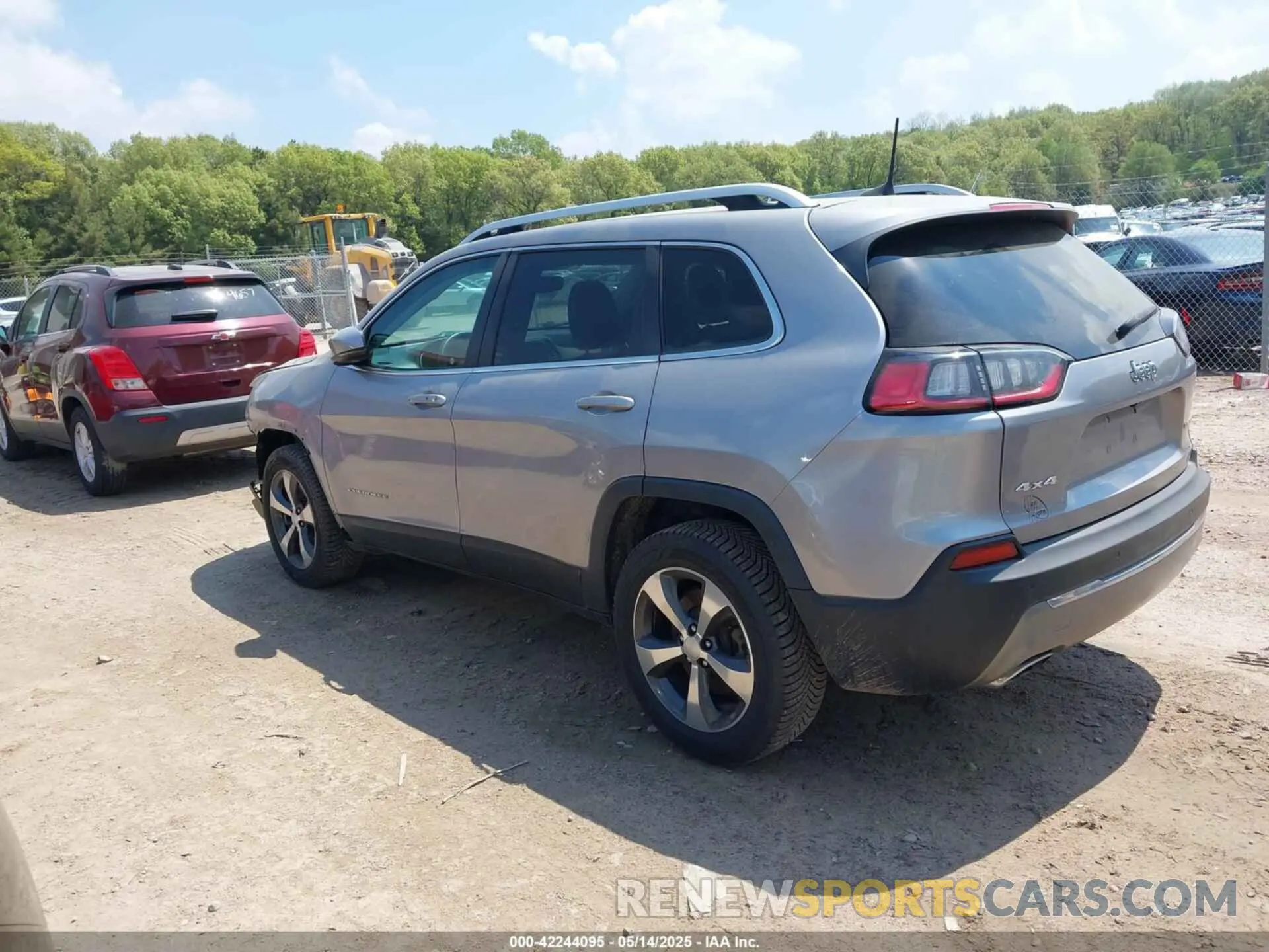 3 Photograph of a damaged car 1C4PJMDX1KD412448 JEEP CHEROKEE 2019