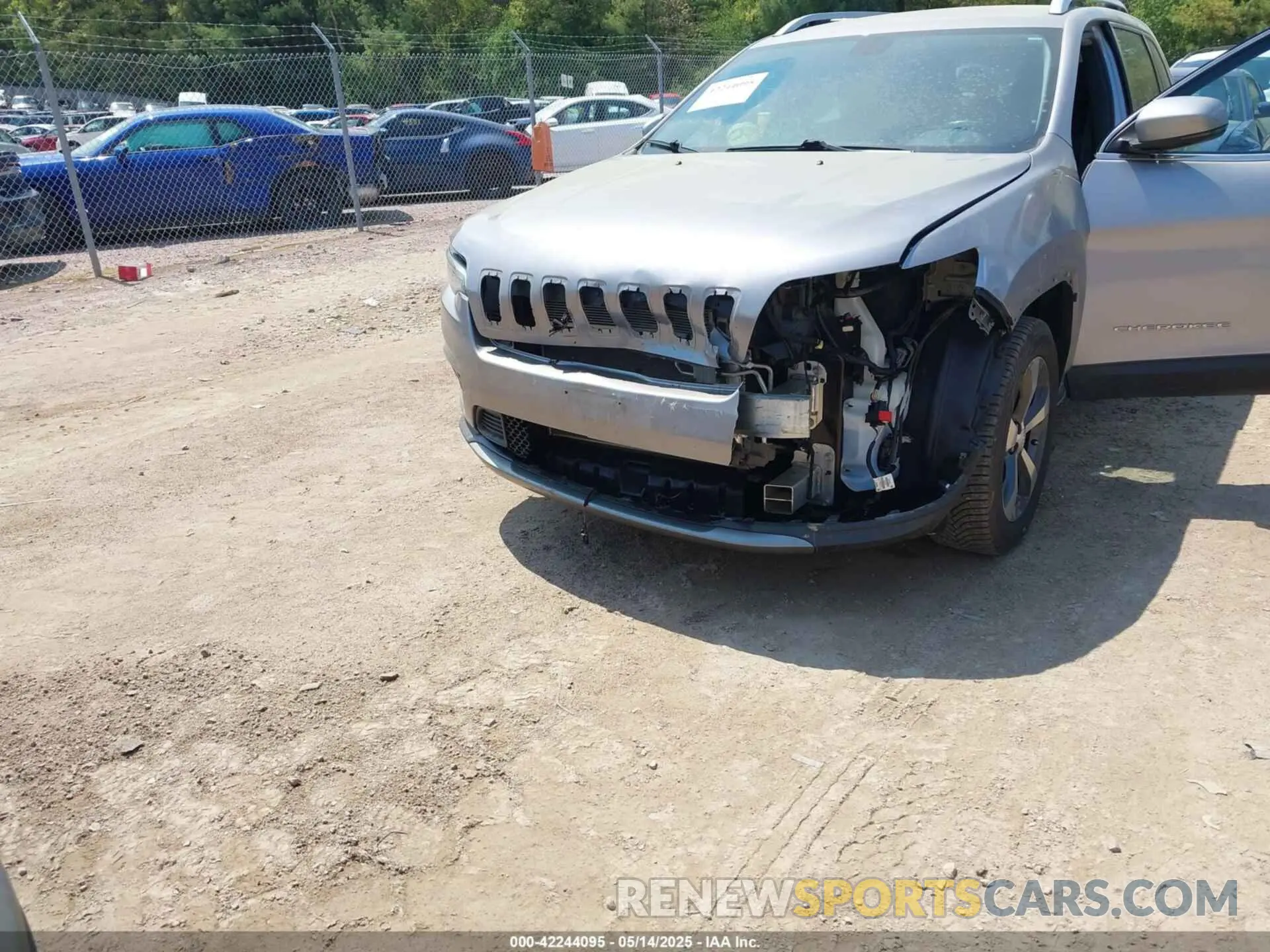 6 Photograph of a damaged car 1C4PJMDX1KD412448 JEEP CHEROKEE 2019