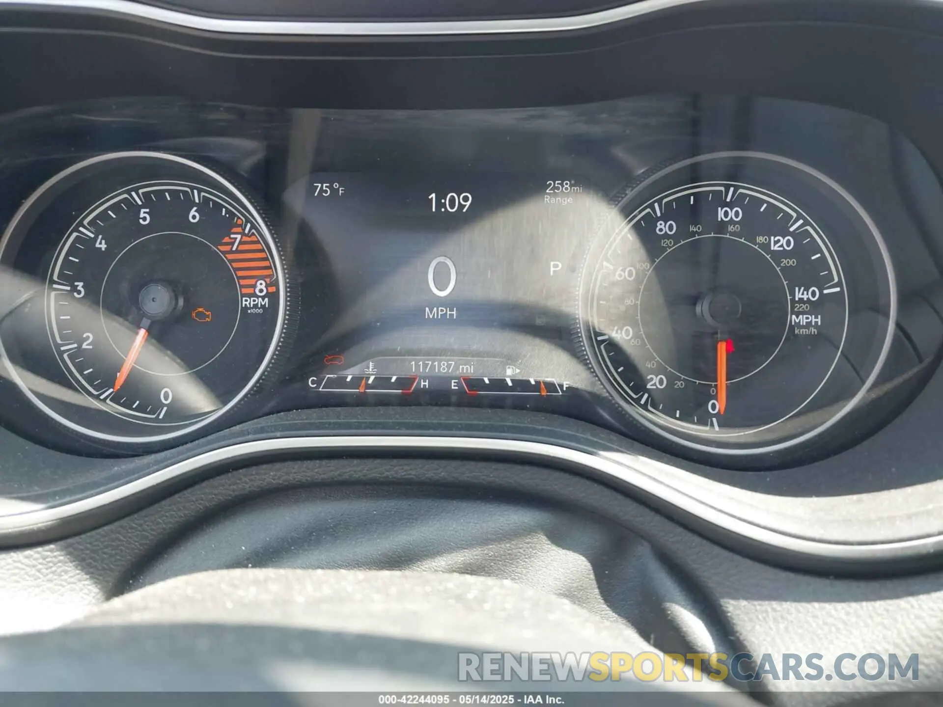 7 Photograph of a damaged car 1C4PJMDX1KD412448 JEEP CHEROKEE 2019