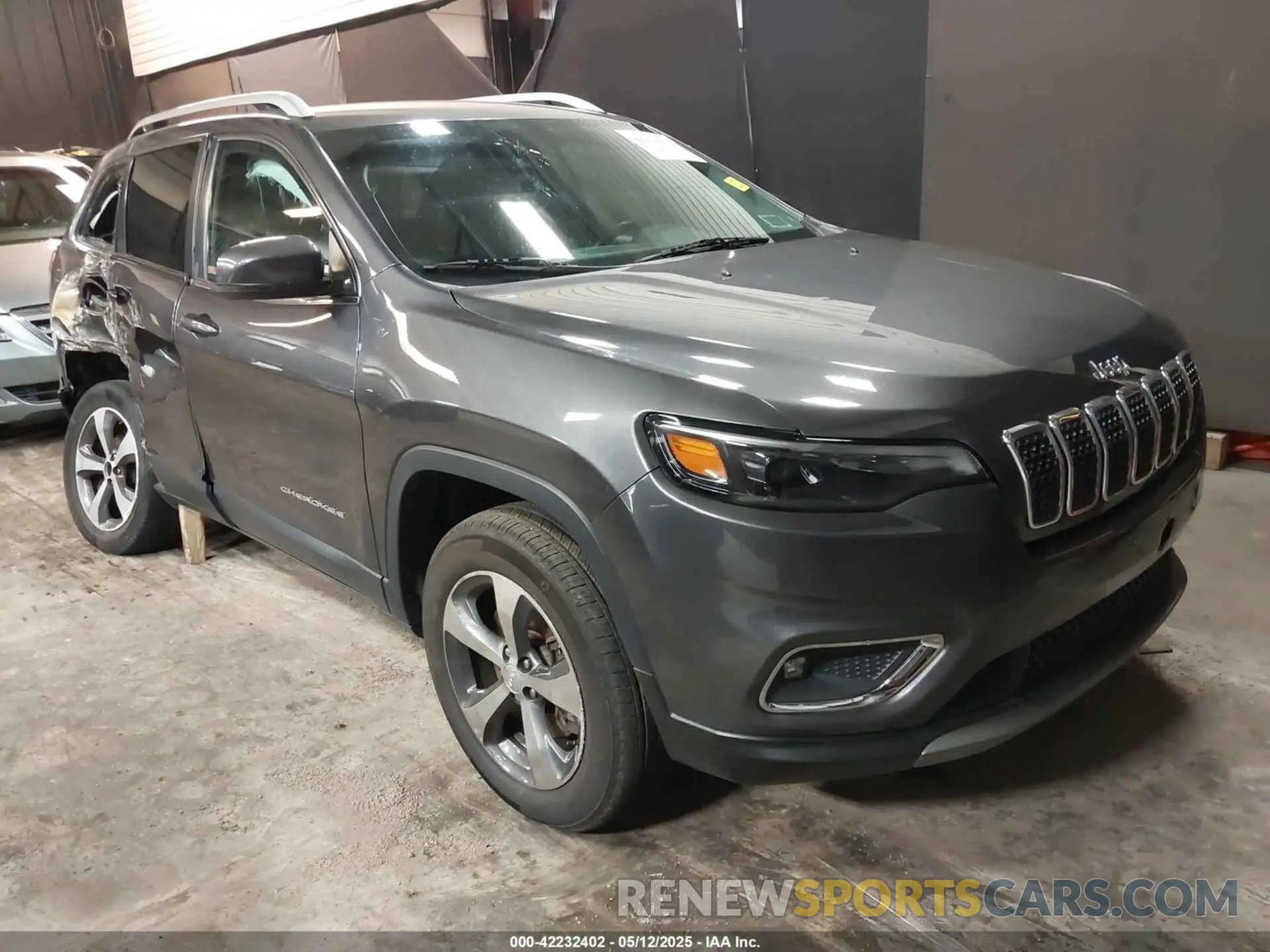 1 Photograph of a damaged car 1C4PJMDX1KD423465 JEEP CHEROKEE 2019