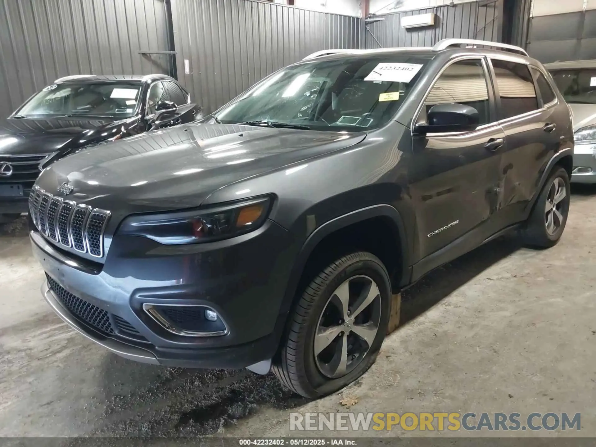 2 Photograph of a damaged car 1C4PJMDX1KD423465 JEEP CHEROKEE 2019