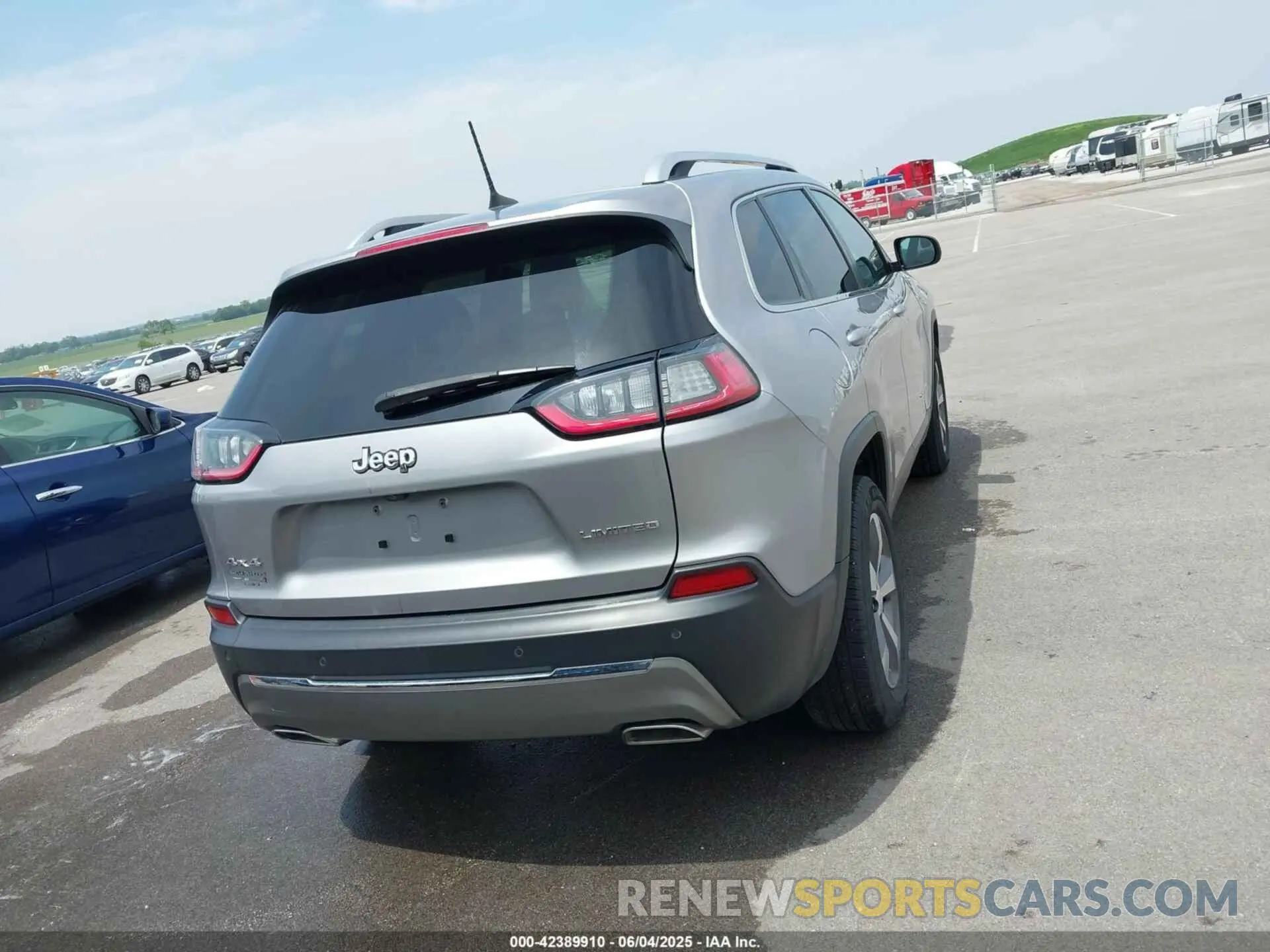 16 Photograph of a damaged car 1C4PJMDX1KD437169 JEEP CHEROKEE 2019