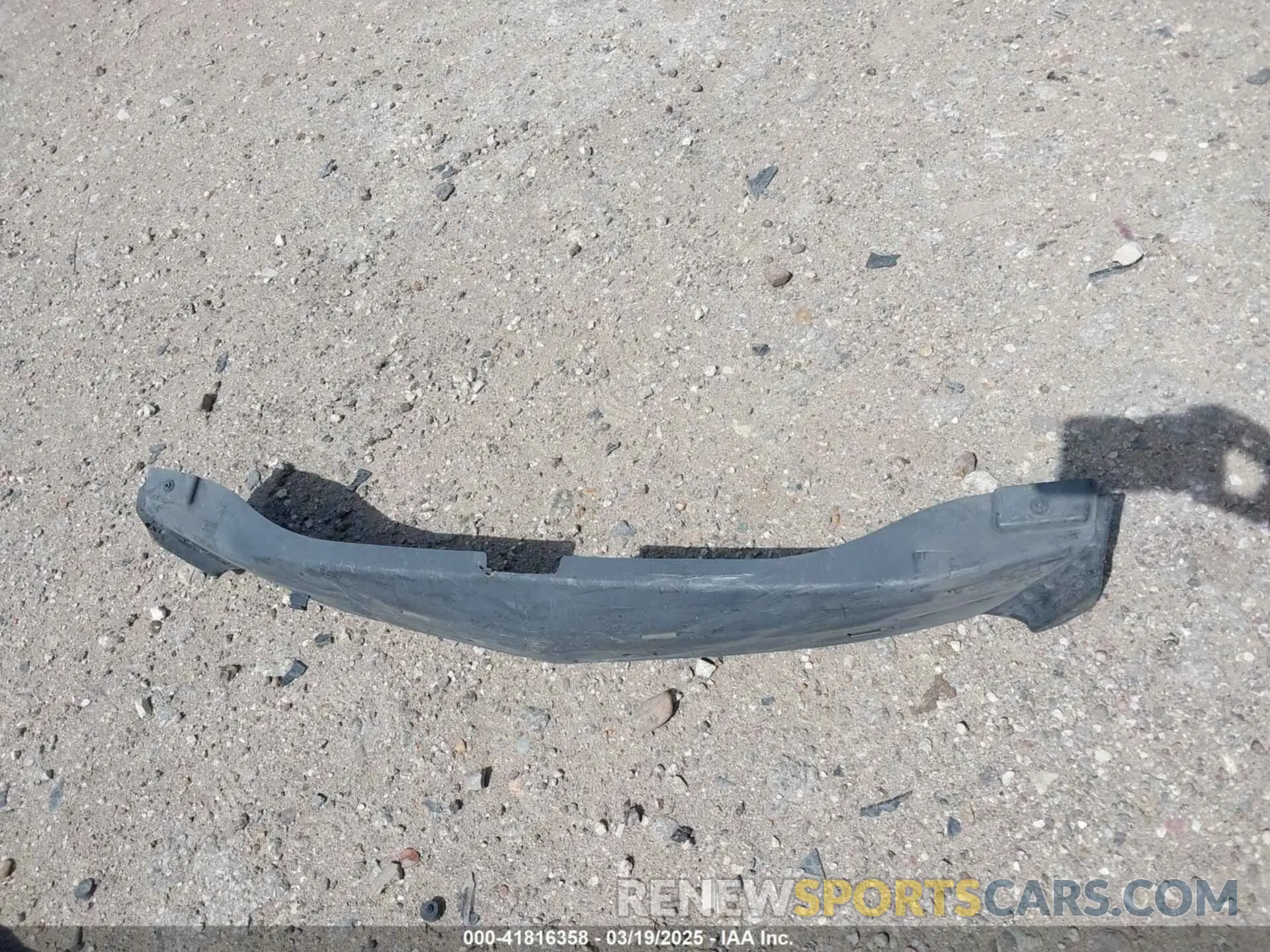 20 Photograph of a damaged car 1C4PJMDX2KD225218 JEEP CHEROKEE 2019