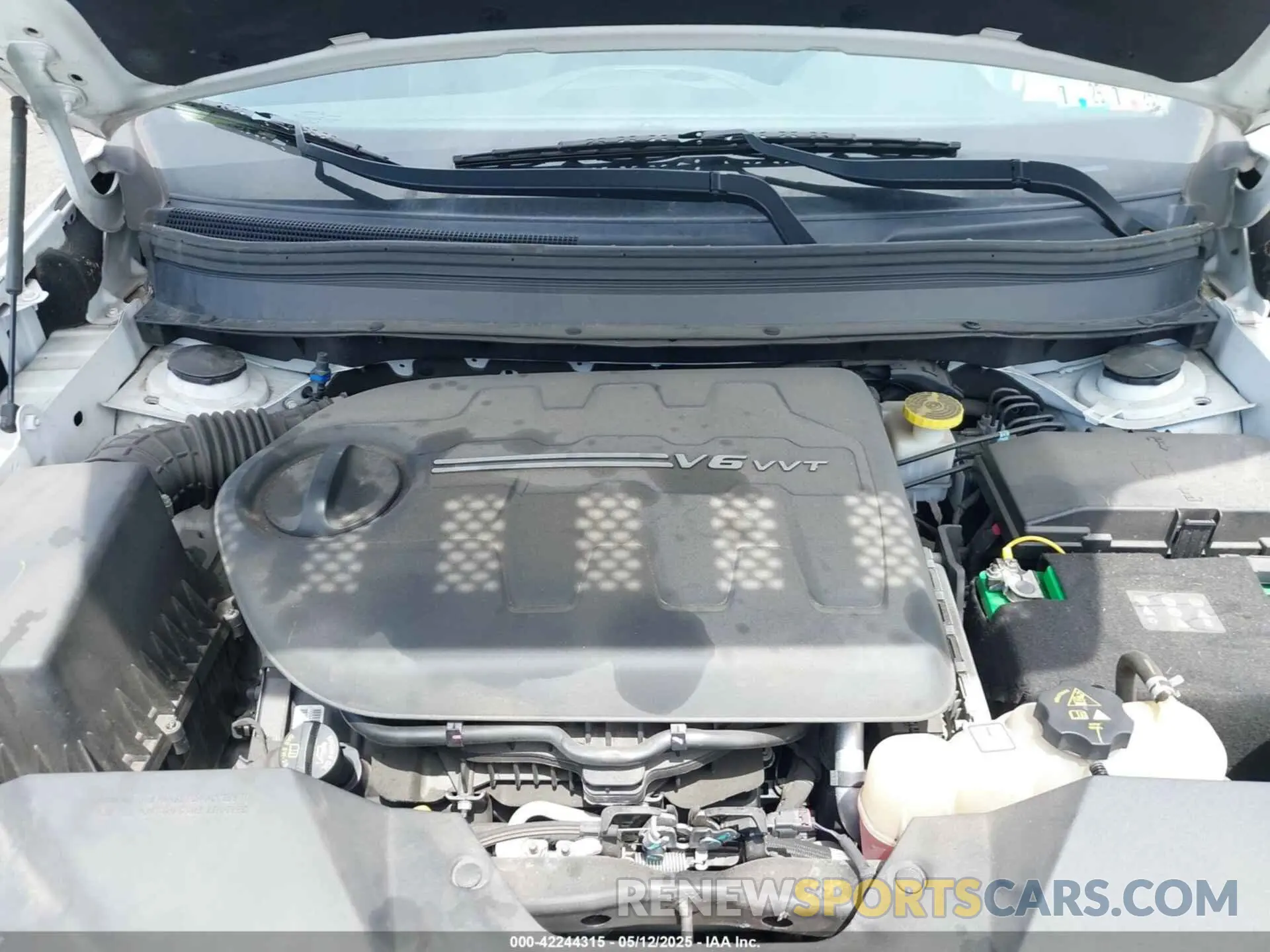 10 Photograph of a damaged car 1C4PJMDX2KD239071 JEEP CHEROKEE 2019