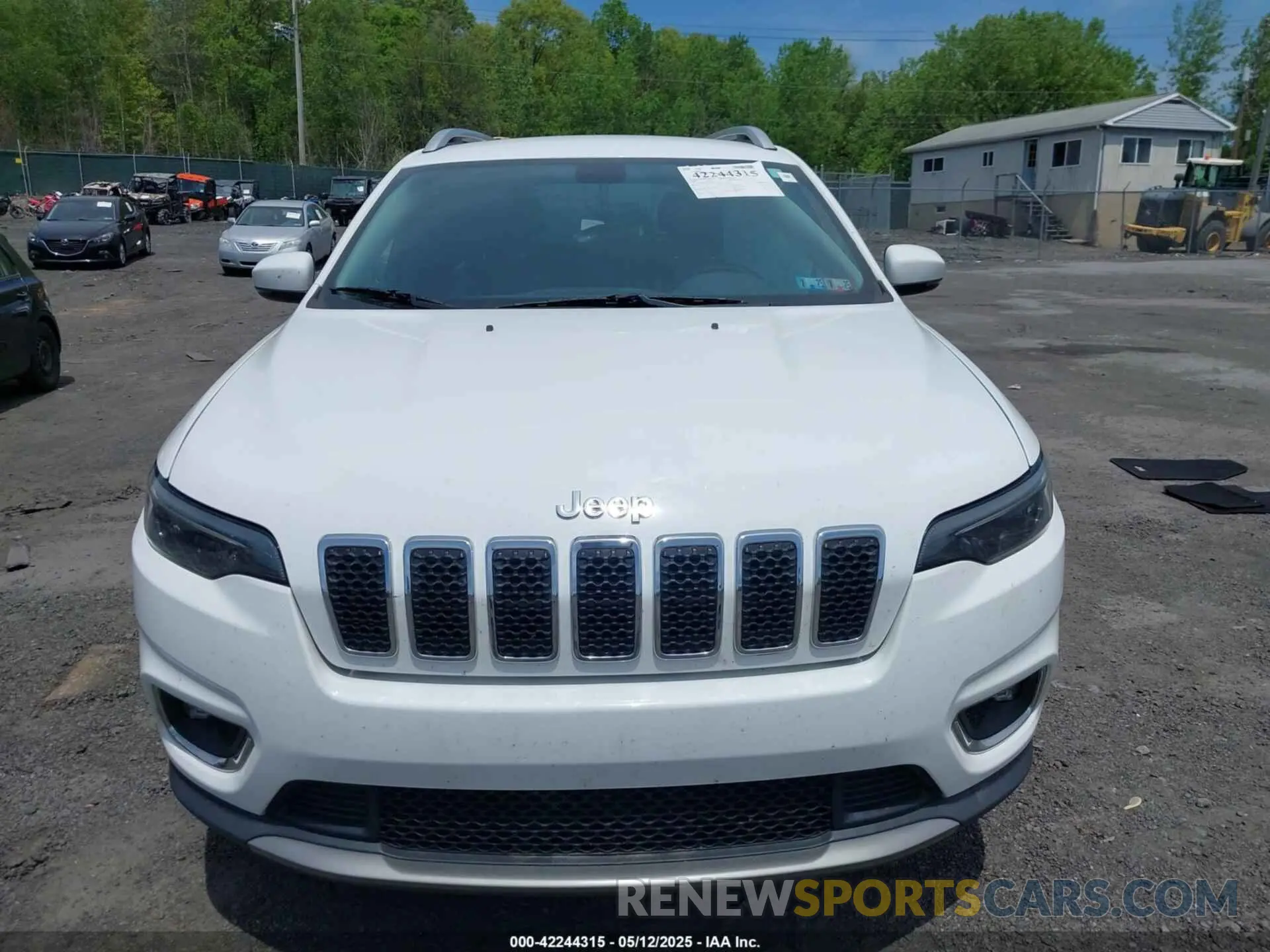 12 Photograph of a damaged car 1C4PJMDX2KD239071 JEEP CHEROKEE 2019
