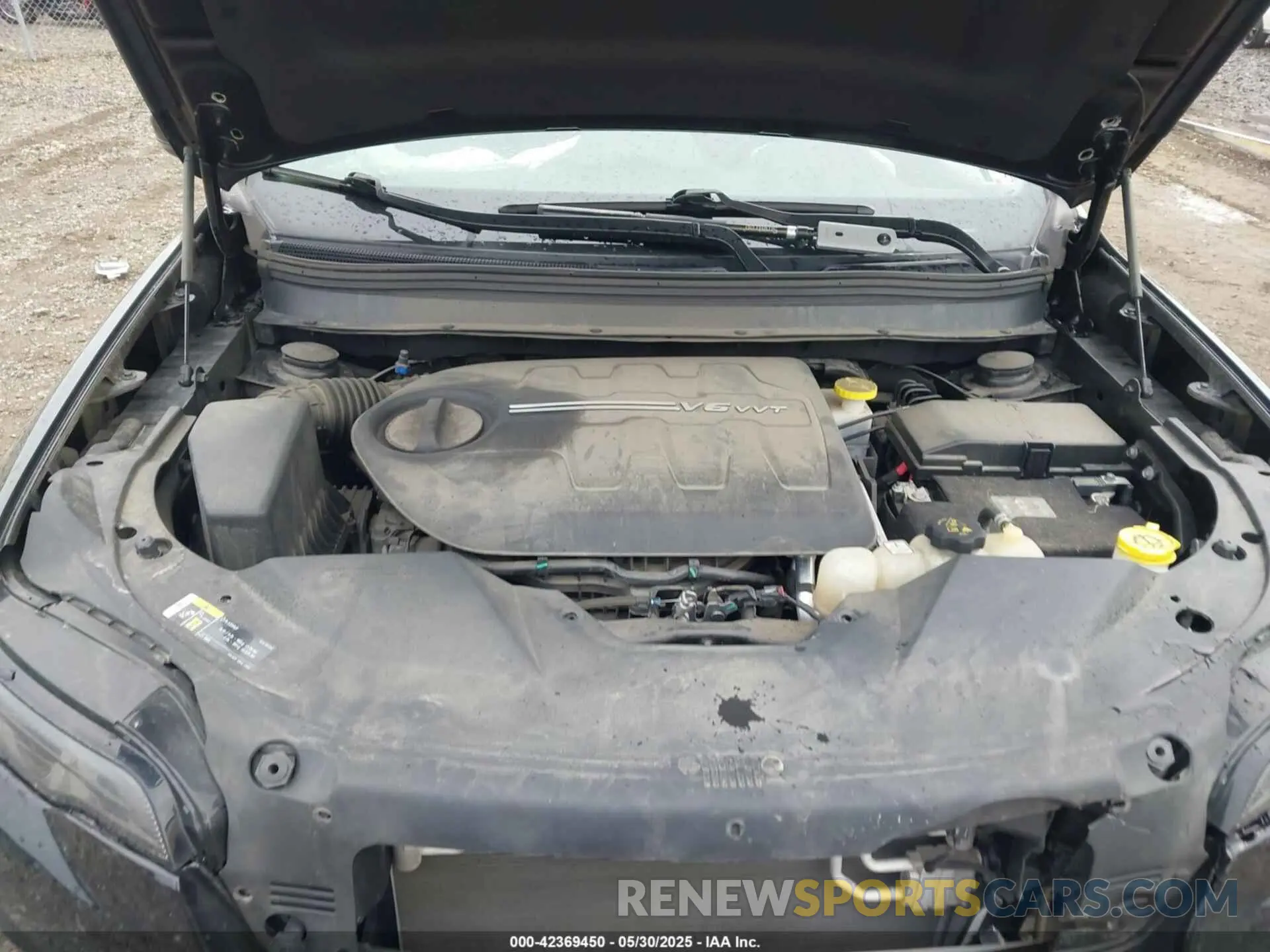 10 Photograph of a damaged car 1C4PJMDX2KD267646 JEEP CHEROKEE 2019
