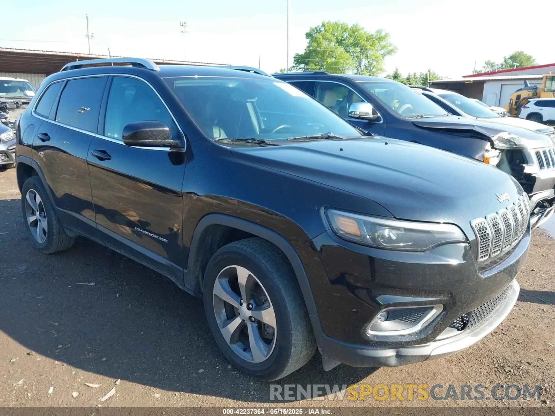 1 Photograph of a damaged car 1C4PJMDX2KD281255 JEEP CHEROKEE 2019