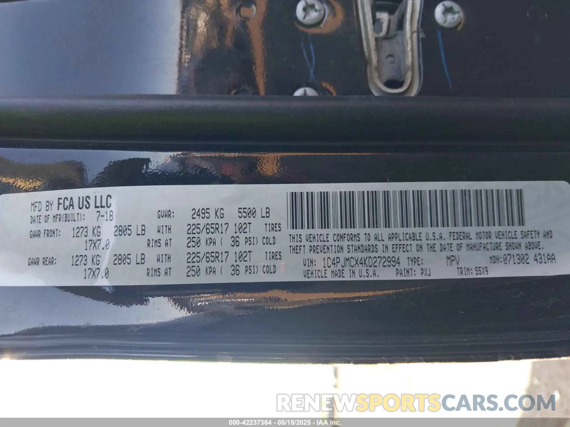 9 Photograph of a damaged car 1C4PJMDX2KD281255 JEEP CHEROKEE 2019
