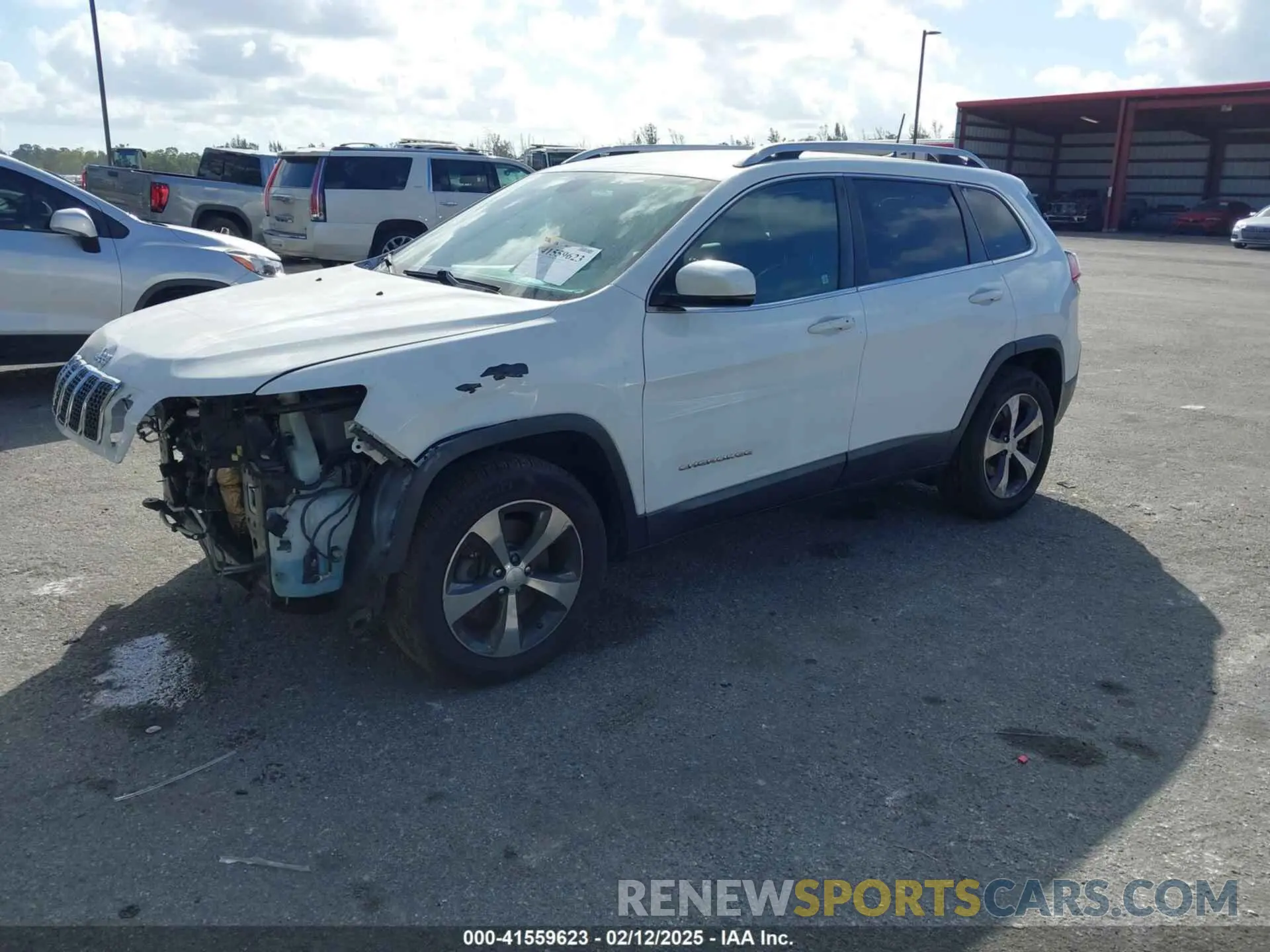 2 Photograph of a damaged car 1C4PJMDX2KD294782 JEEP CHEROKEE 2019