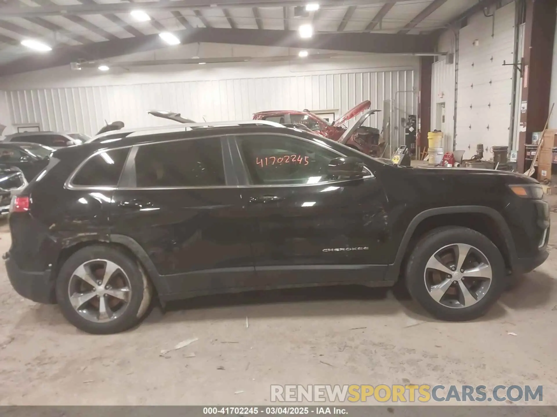 13 Photograph of a damaged car 1C4PJMDX2KD400146 JEEP CHEROKEE 2019