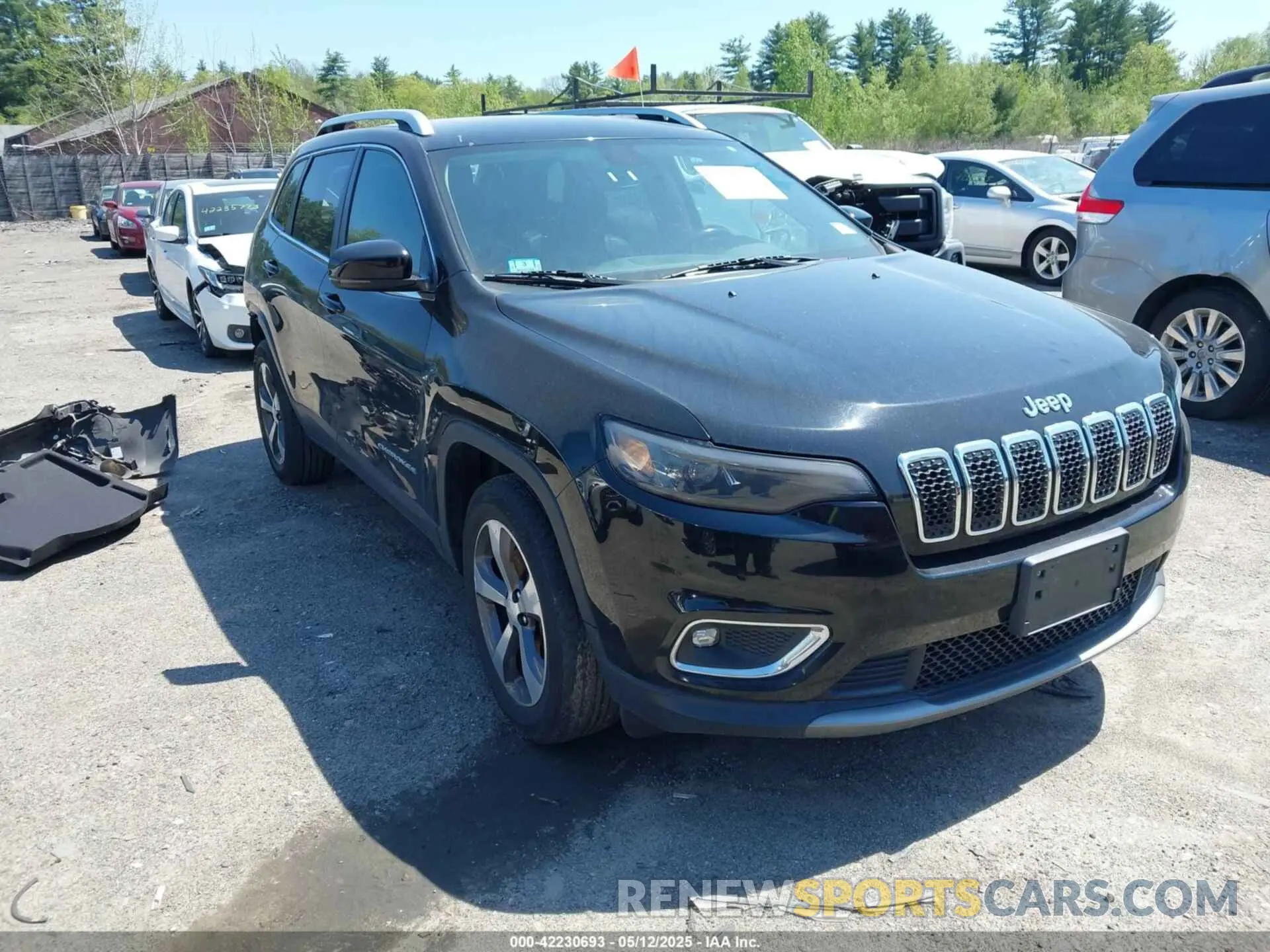 1 Photograph of a damaged car 1C4PJMDX2KD417030 JEEP CHEROKEE 2019