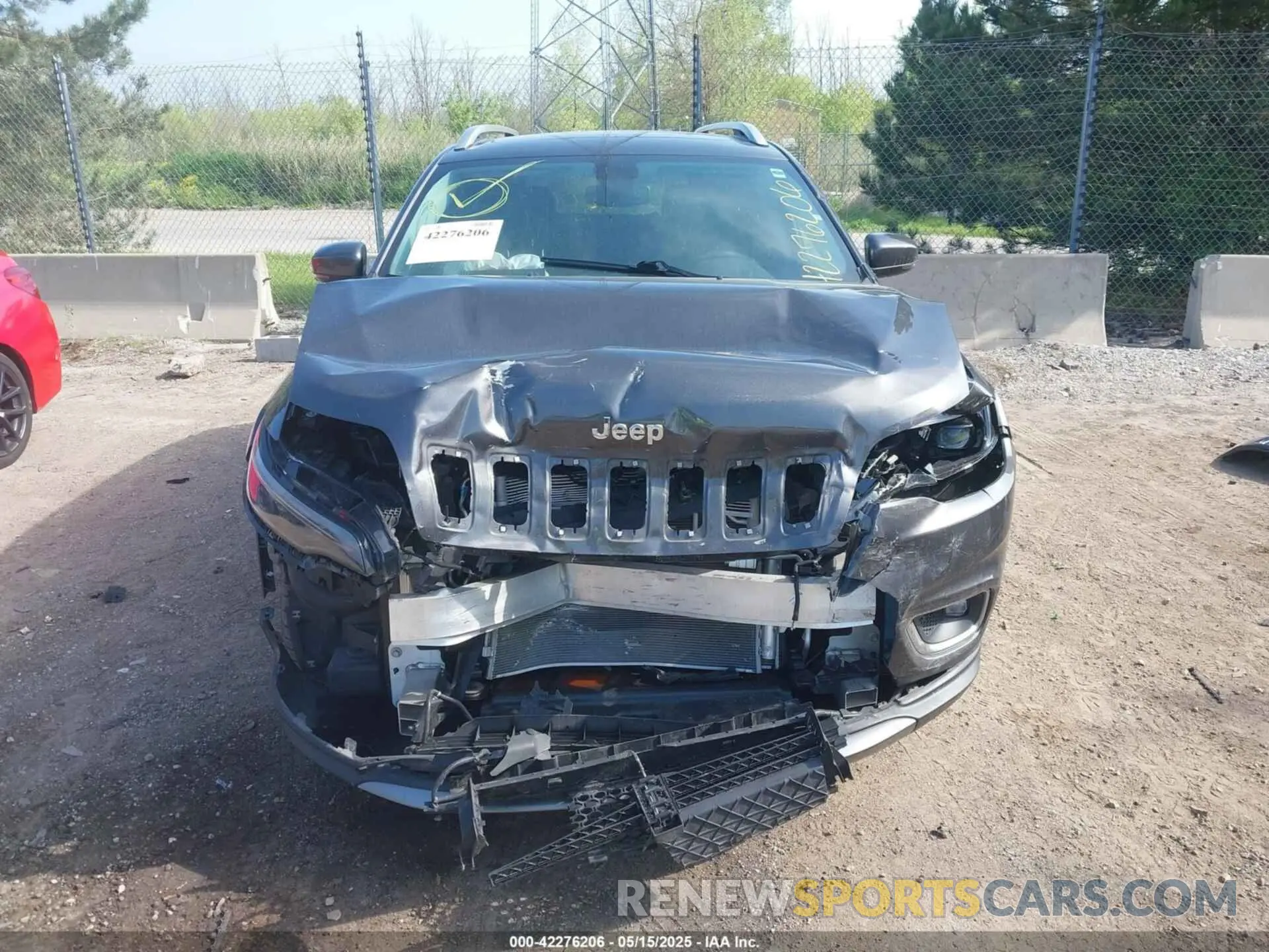 13 Photograph of a damaged car 1C4PJMDX2KD463523 JEEP CHEROKEE 2019