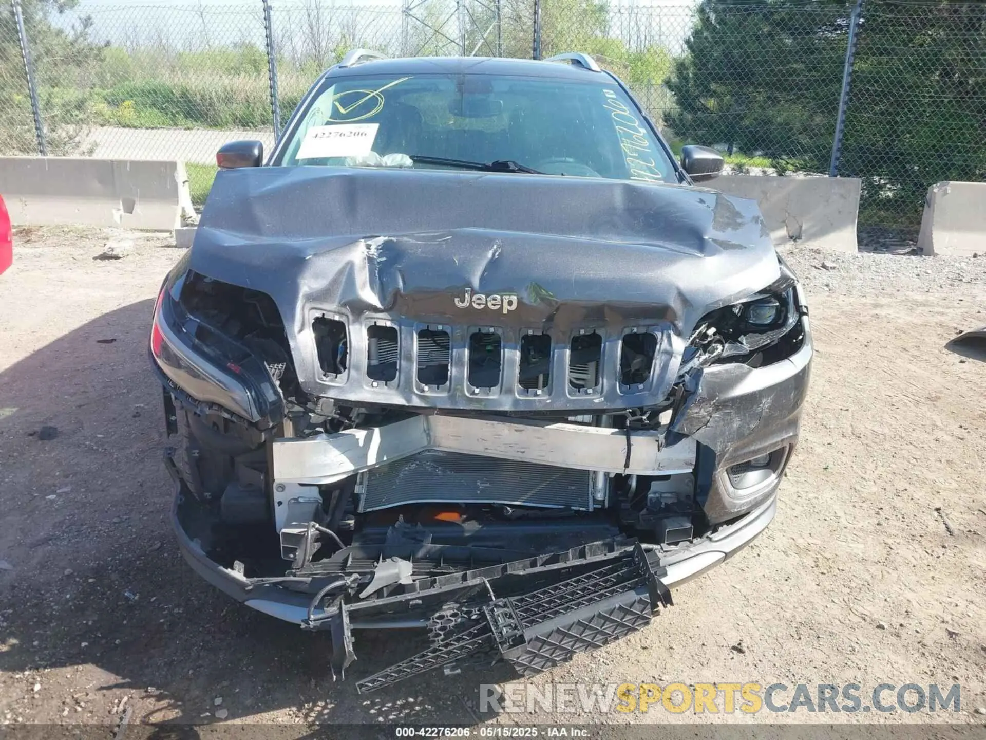 20 Photograph of a damaged car 1C4PJMDX2KD463523 JEEP CHEROKEE 2019