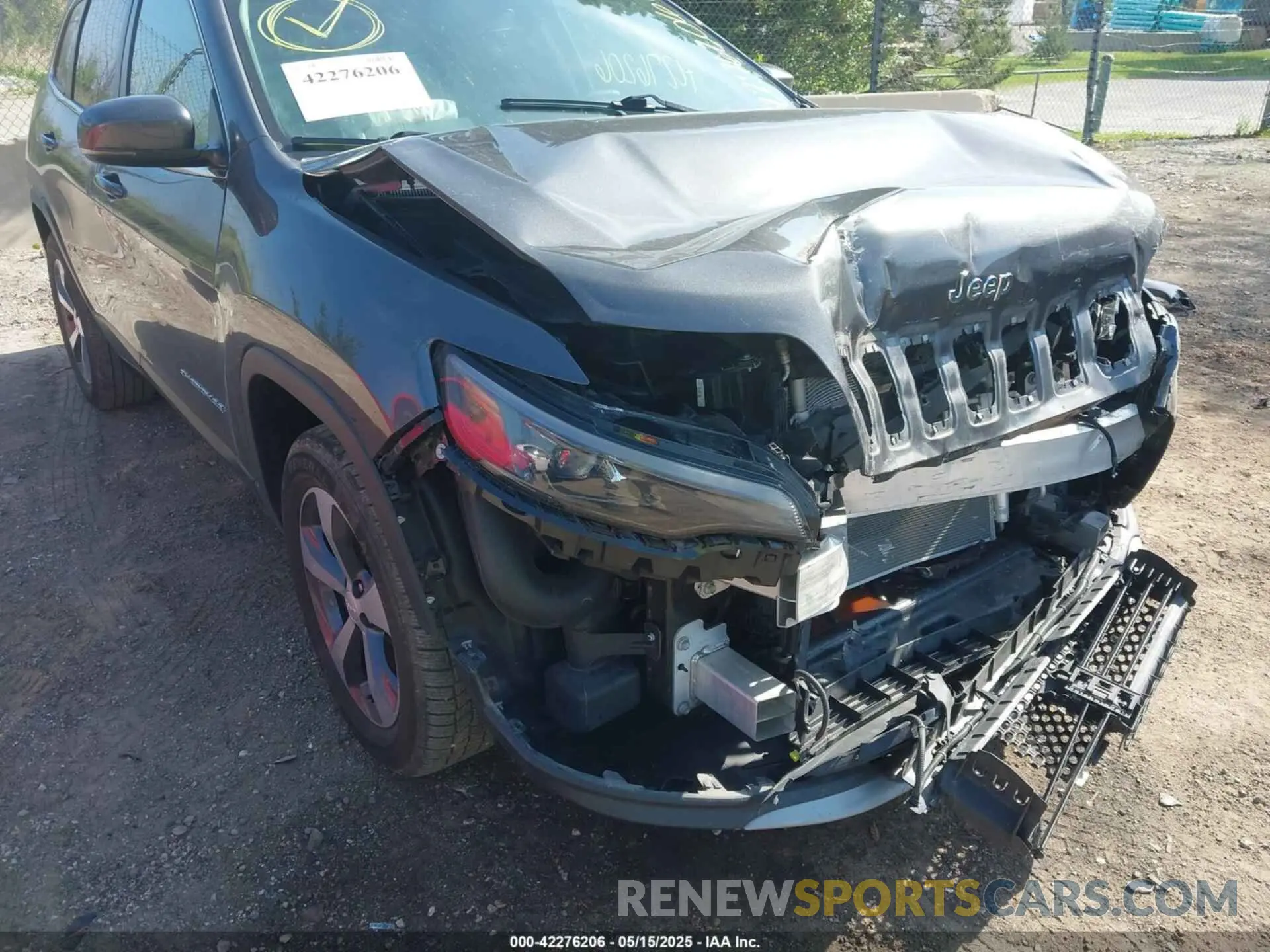21 Photograph of a damaged car 1C4PJMDX2KD463523 JEEP CHEROKEE 2019
