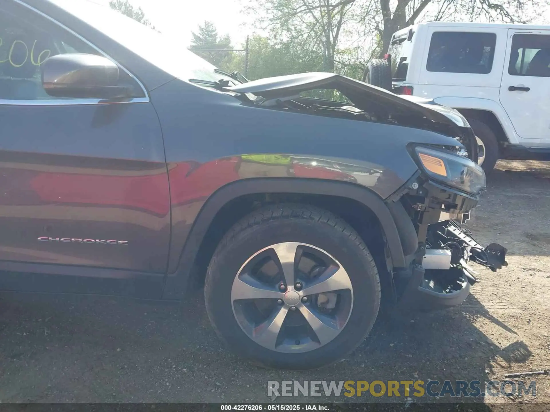 22 Photograph of a damaged car 1C4PJMDX2KD463523 JEEP CHEROKEE 2019
