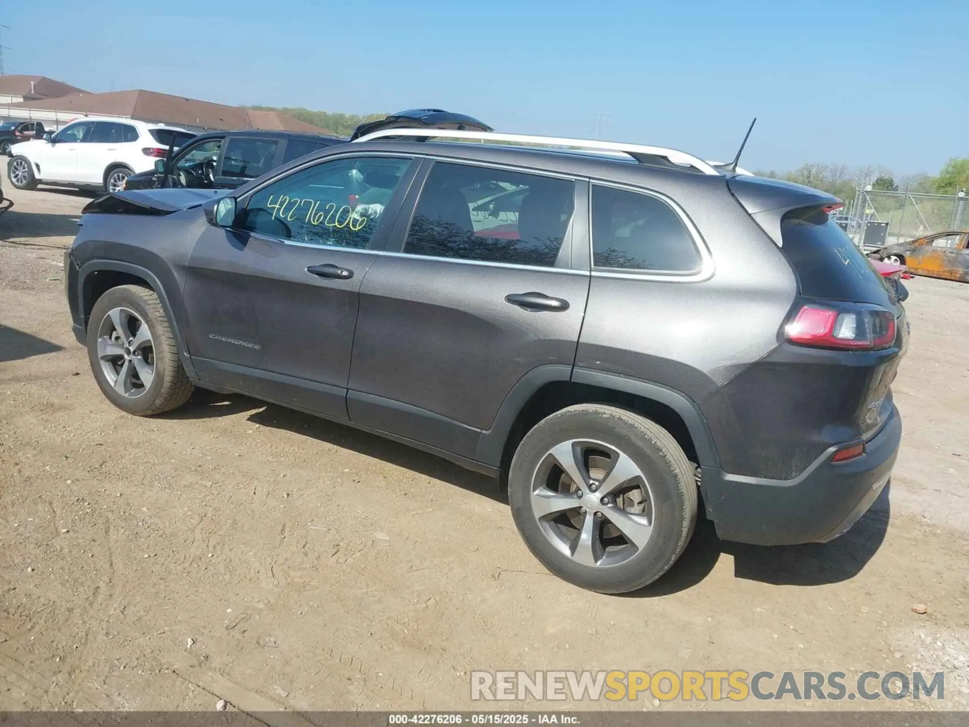 3 Photograph of a damaged car 1C4PJMDX2KD463523 JEEP CHEROKEE 2019