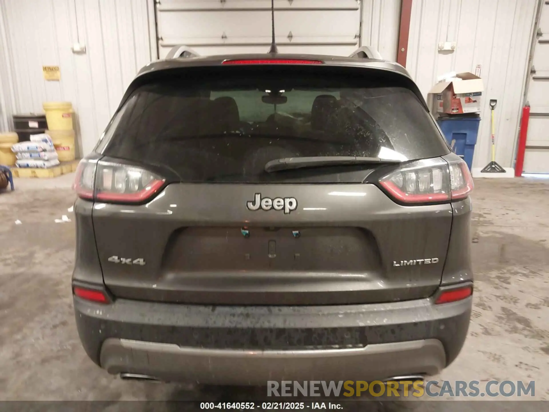 15 Photograph of a damaged car 1C4PJMDX3KD156801 JEEP CHEROKEE 2019
