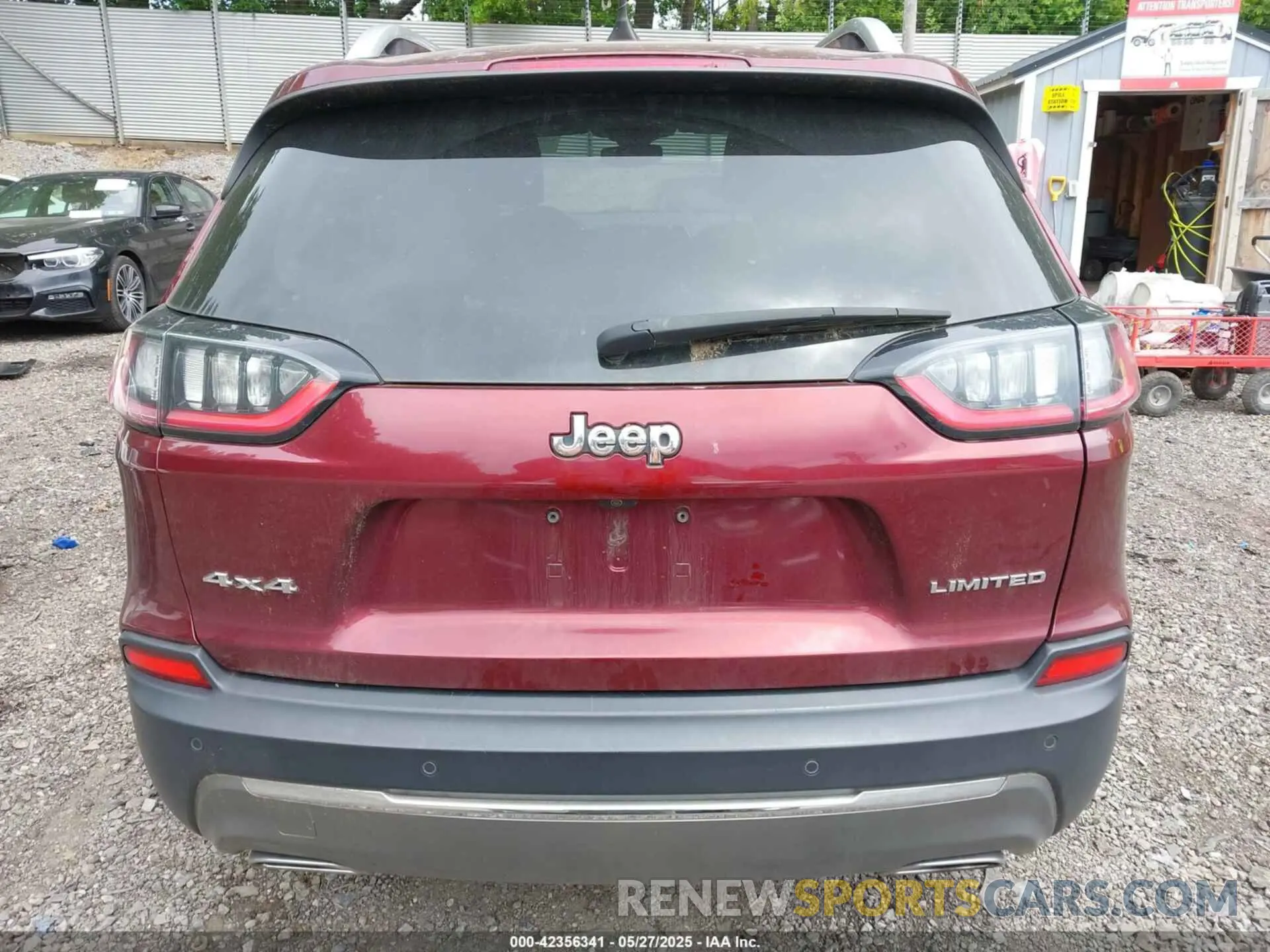 16 Photograph of a damaged car 1C4PJMDX3KD235353 JEEP CHEROKEE 2019