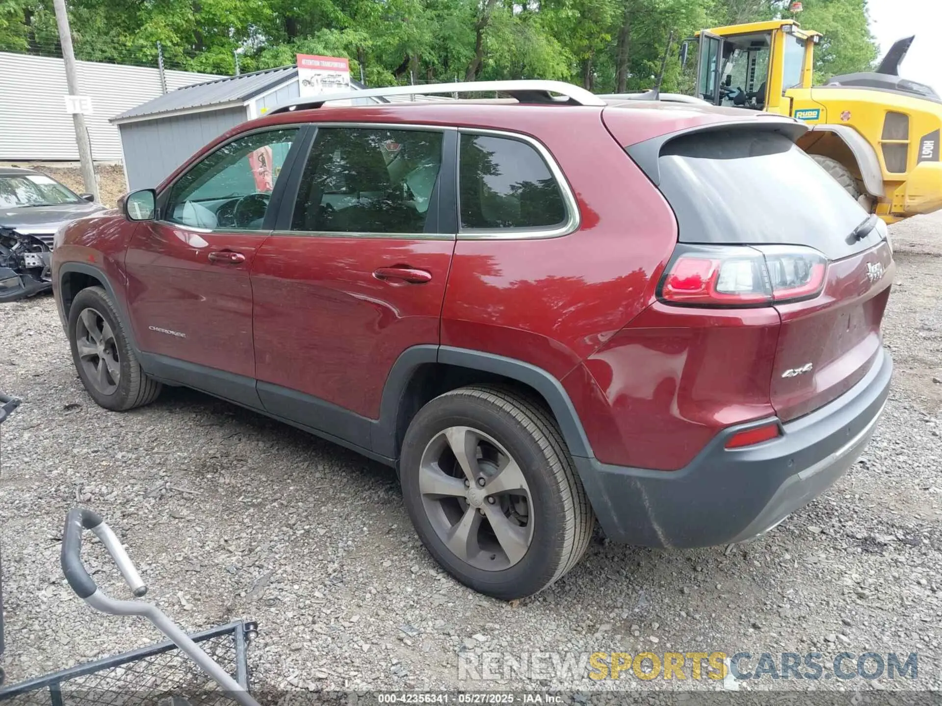 3 Photograph of a damaged car 1C4PJMDX3KD235353 JEEP CHEROKEE 2019