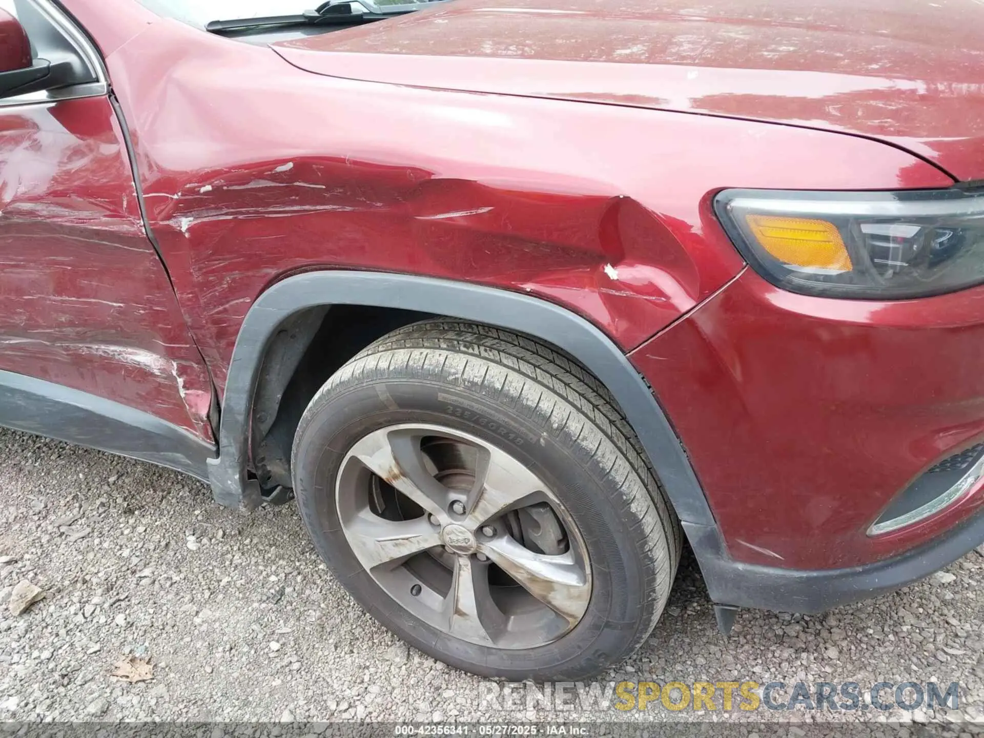 6 Photograph of a damaged car 1C4PJMDX3KD235353 JEEP CHEROKEE 2019