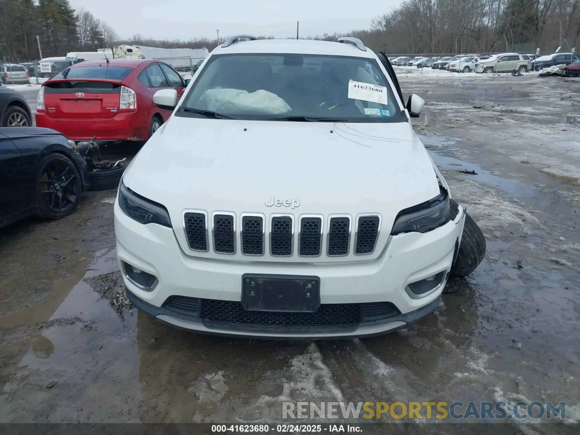 12 Photograph of a damaged car 1C4PJMDX3KD441353 JEEP CHEROKEE 2019