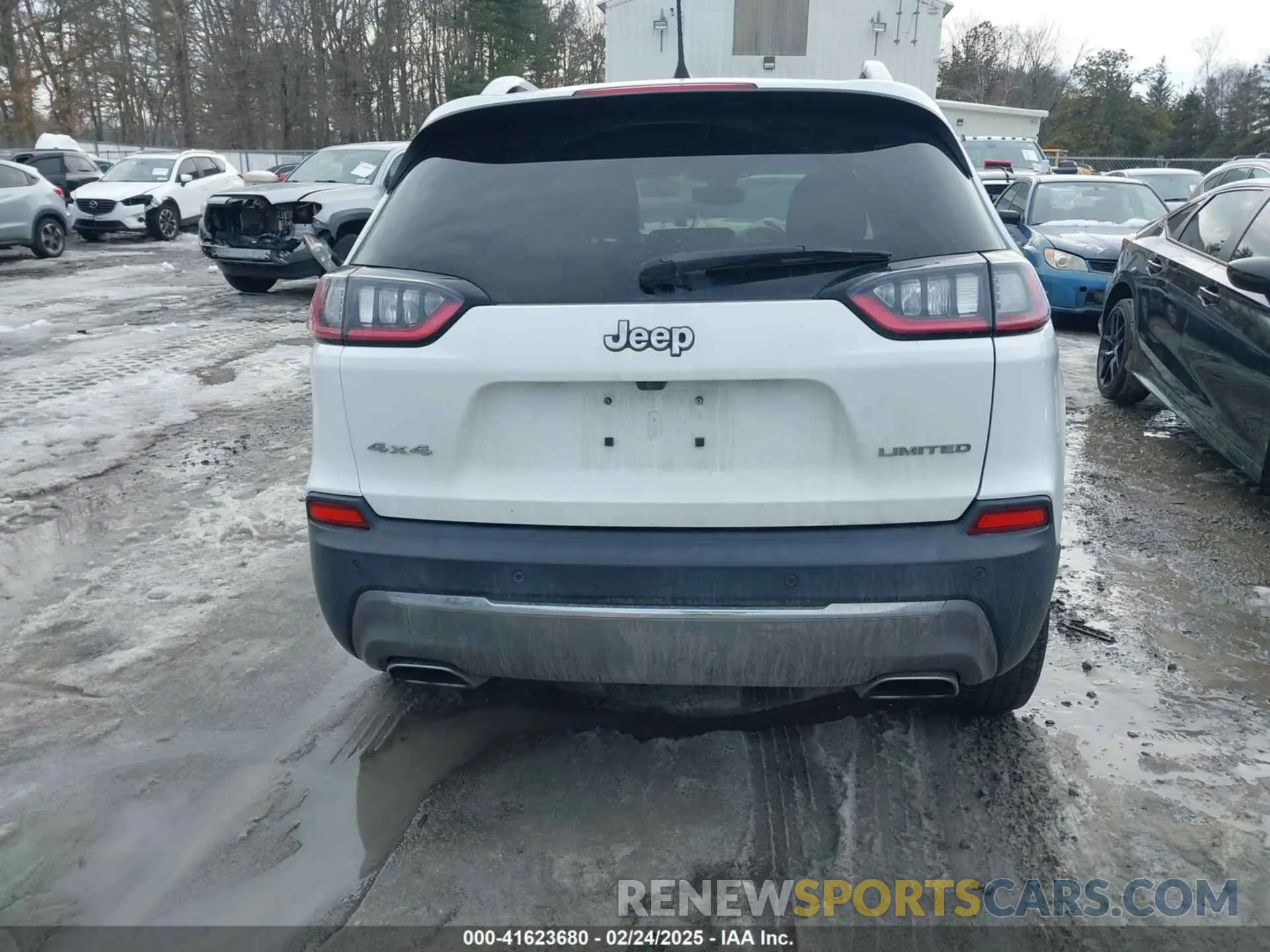 16 Photograph of a damaged car 1C4PJMDX3KD441353 JEEP CHEROKEE 2019